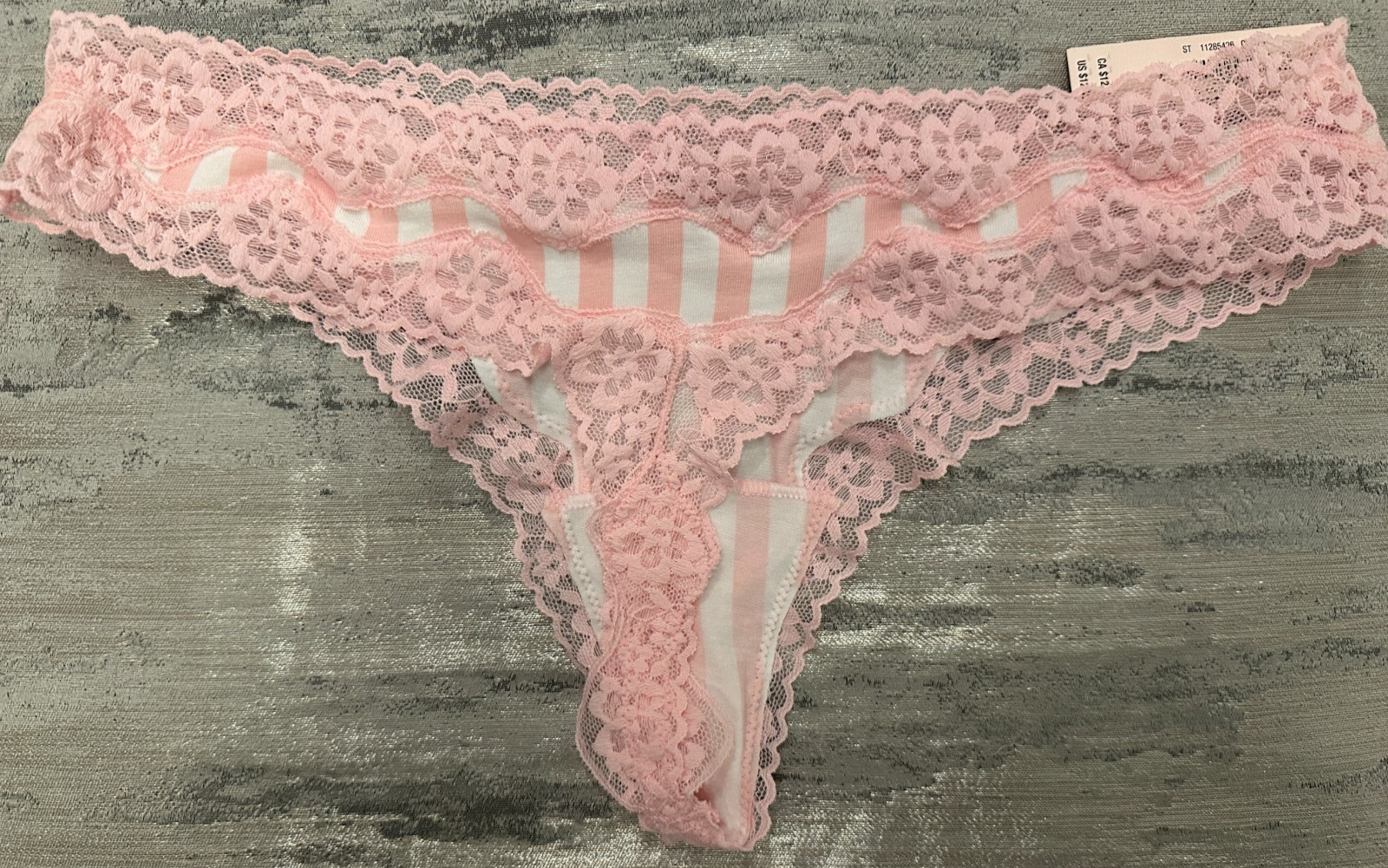 NWT Victoria’s Secret Lace Trim Cotton Lace Waist Thong Panty Iconic Stripe S 🔥
