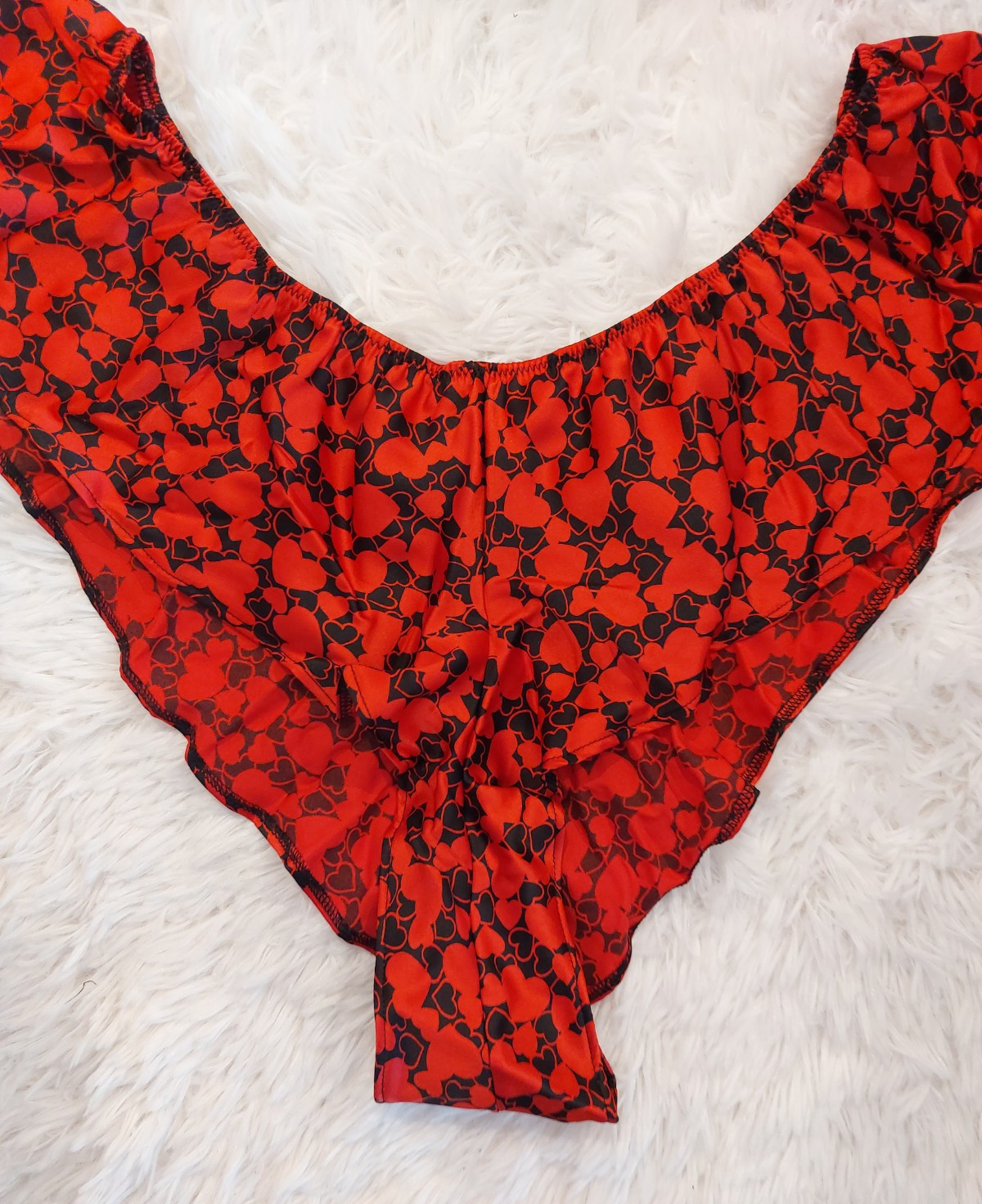 NWT Victoria’s Secret satin flutter Cheeky Red Hearts XL (A87)