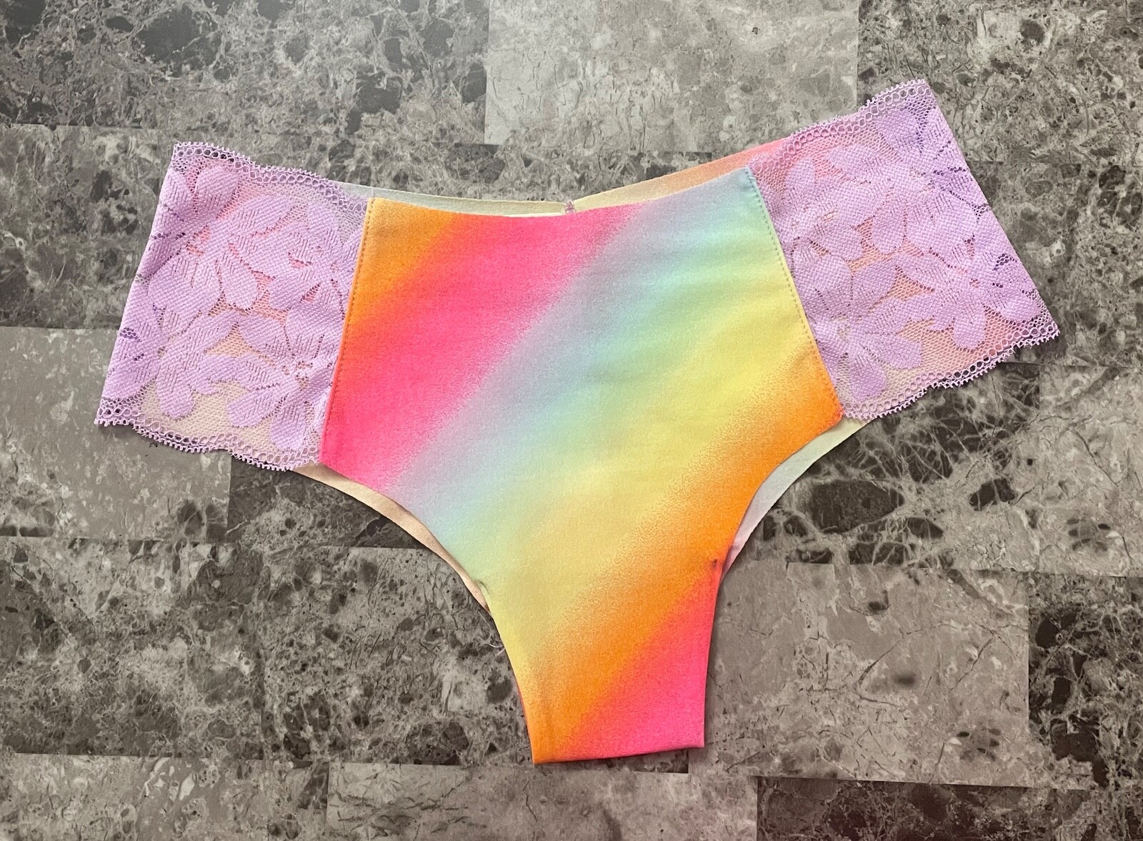 NWT VICTORIA’S SECRET PINK NEON RAINBOW OMBRE STRIPE NO SHOW CHEEKSTER PANTIES