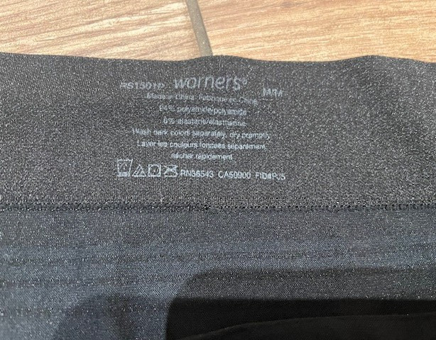 NWOT Warners Medium No Pinching No Problem Dig-Free Brief RS1501P Black