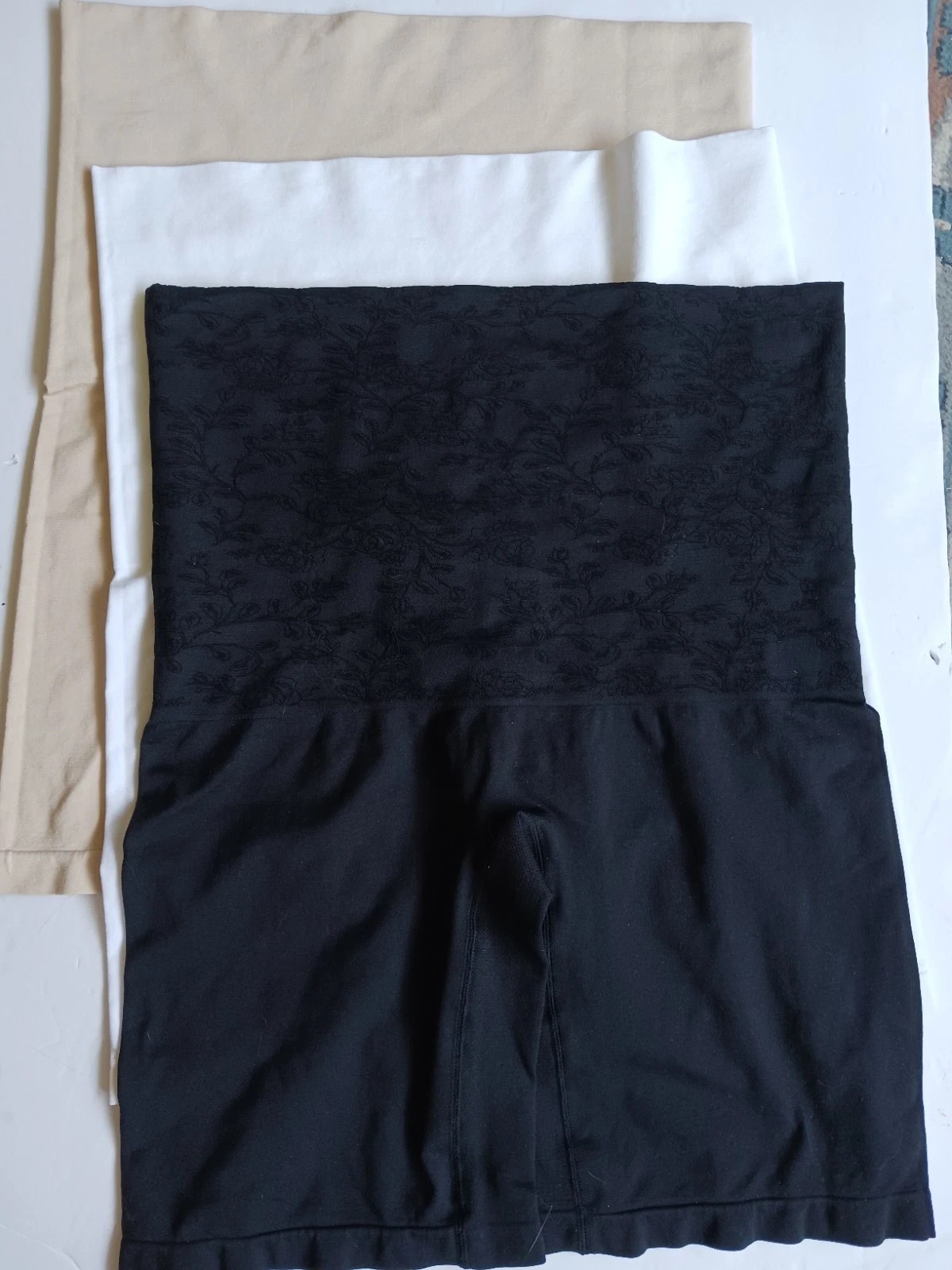 Breezies 2X Seamless Long Leg Control Panties Set of 3 in Sunbeige Black White