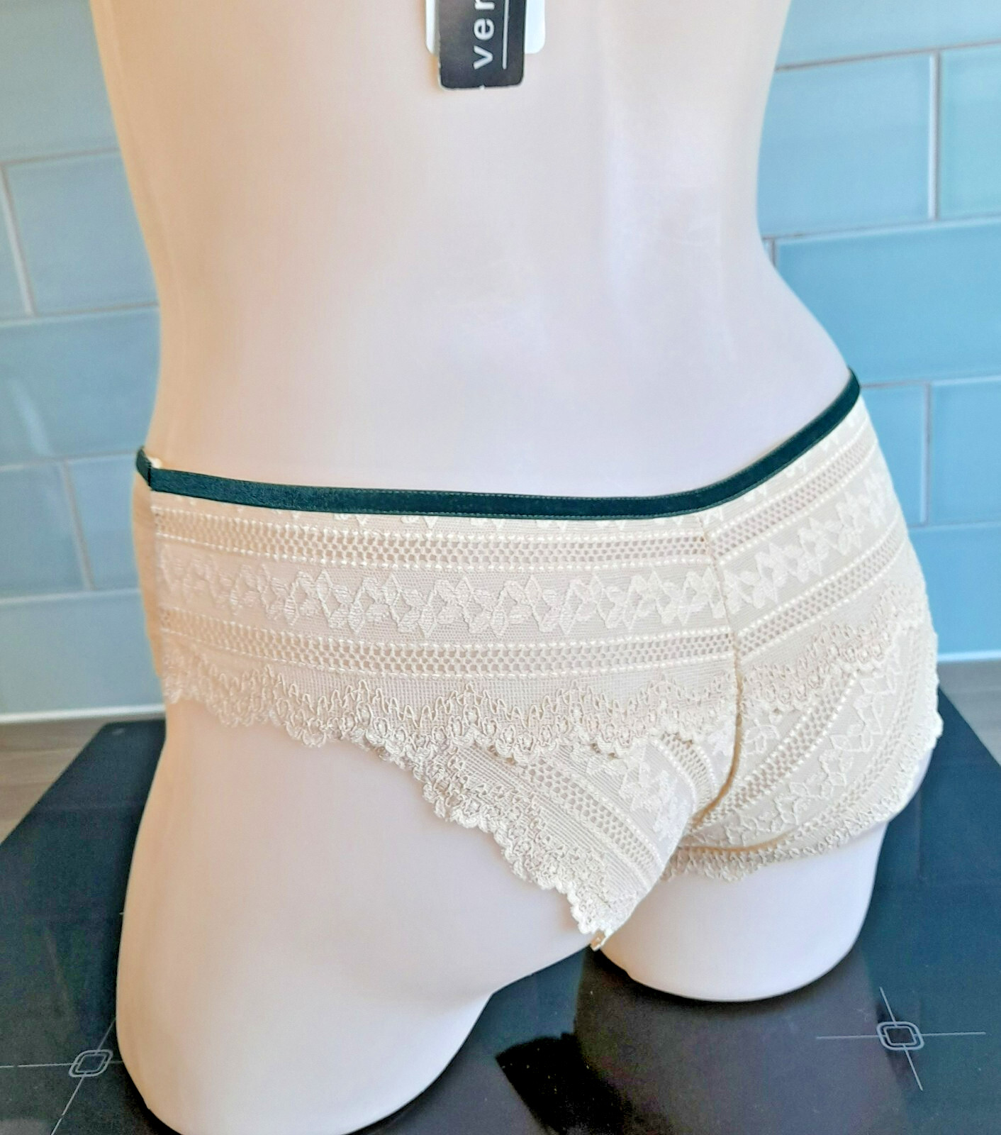 Verdissima GYPSY Beige Lace With Green Velvet Details Brief L