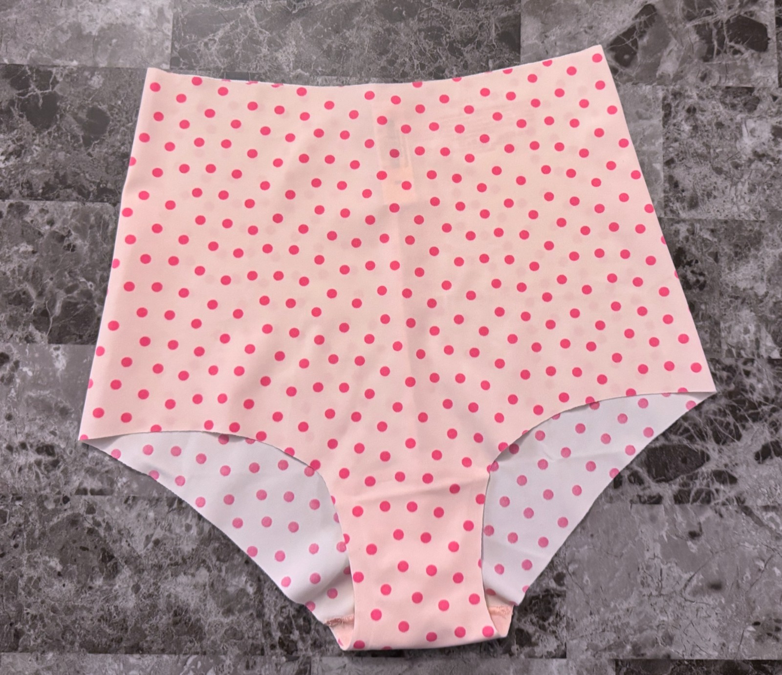 NWT VICTORIA’S SECRET PINK POLKA DOT SMOOTH NO SHOW HIGH WAIST BRIEF PANTIES