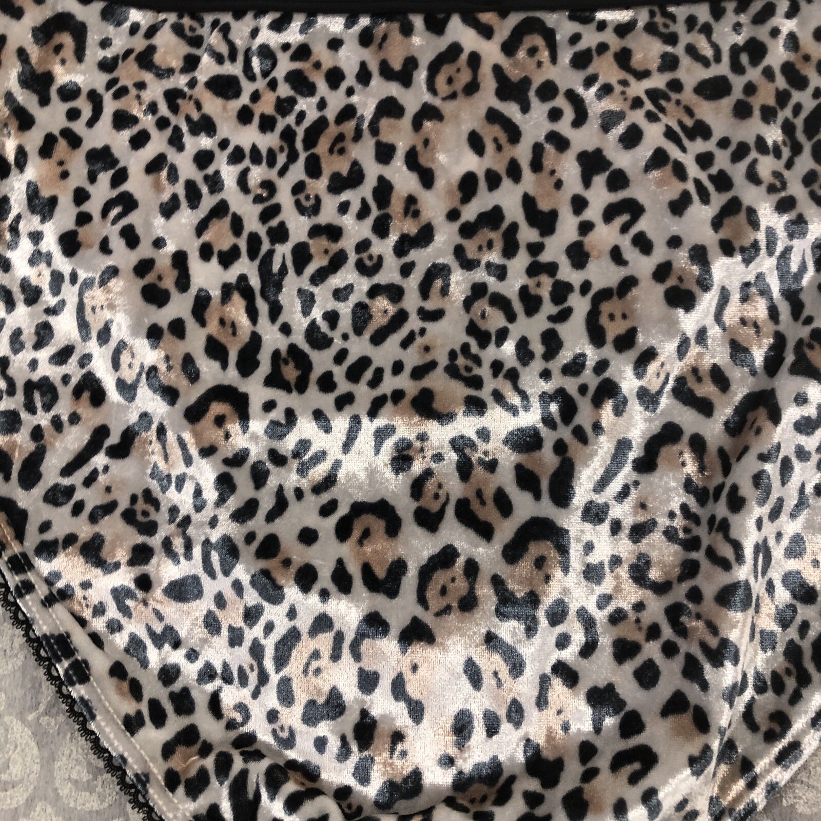NWOT VICTORIA’S SECRET LEOPARD CHEETAH CRUSHED VELVET VELOUR LOGO BIKINI PANTIES