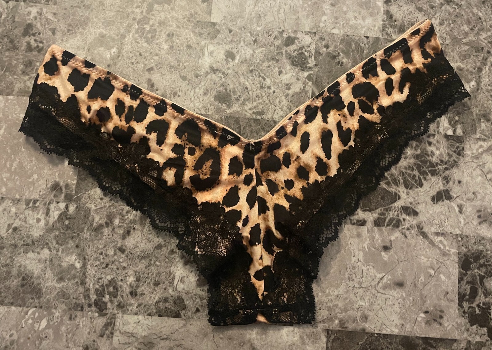 NWT VICTORIA’S SECRET LEOPARD SATIN SMOOTH LACE BOW HIGH LEG CHEEKY PANTIES