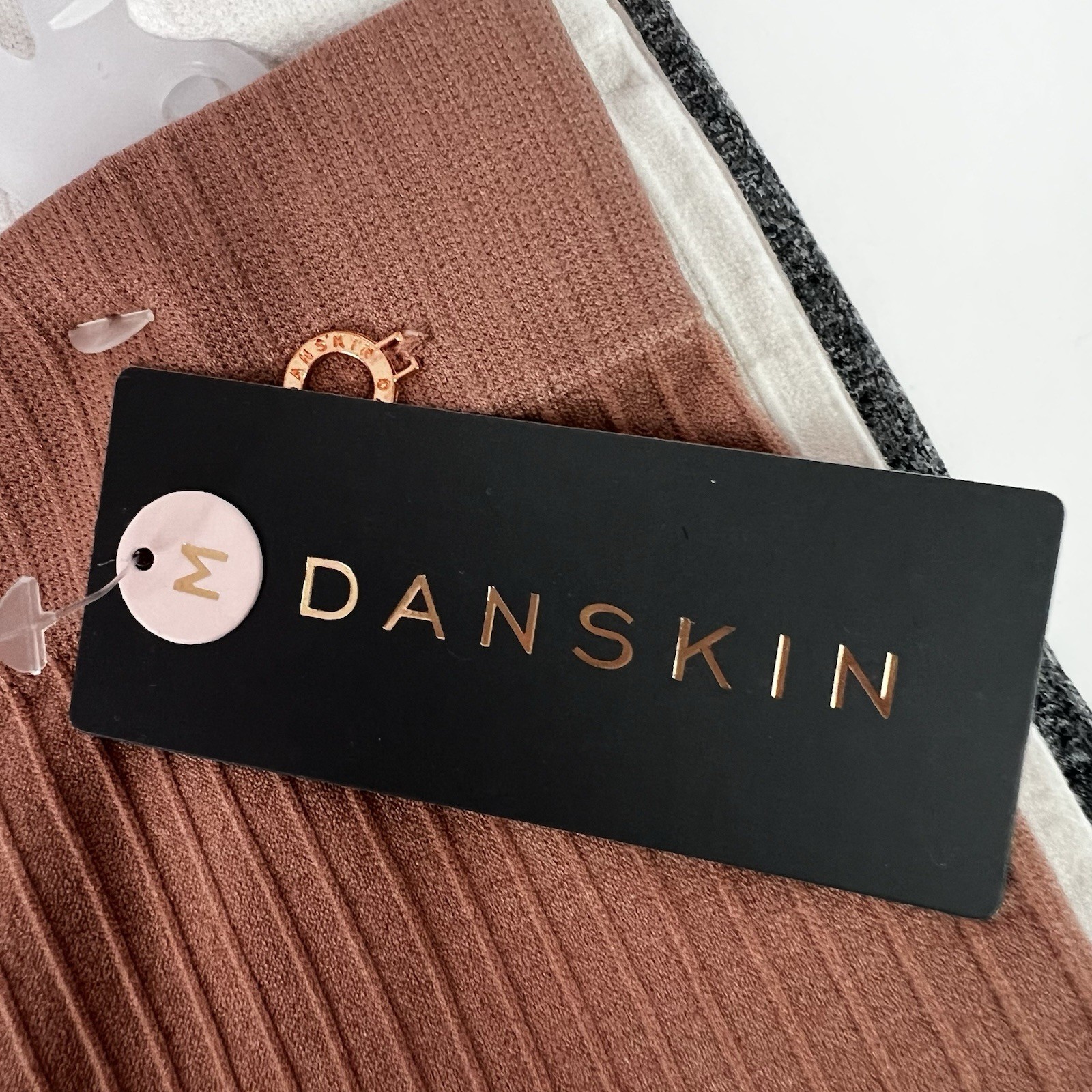 DANSKIN Women’s Panties Sz Medium Pkg/5 Seamless Panties Multi Colors Flaw/Snags