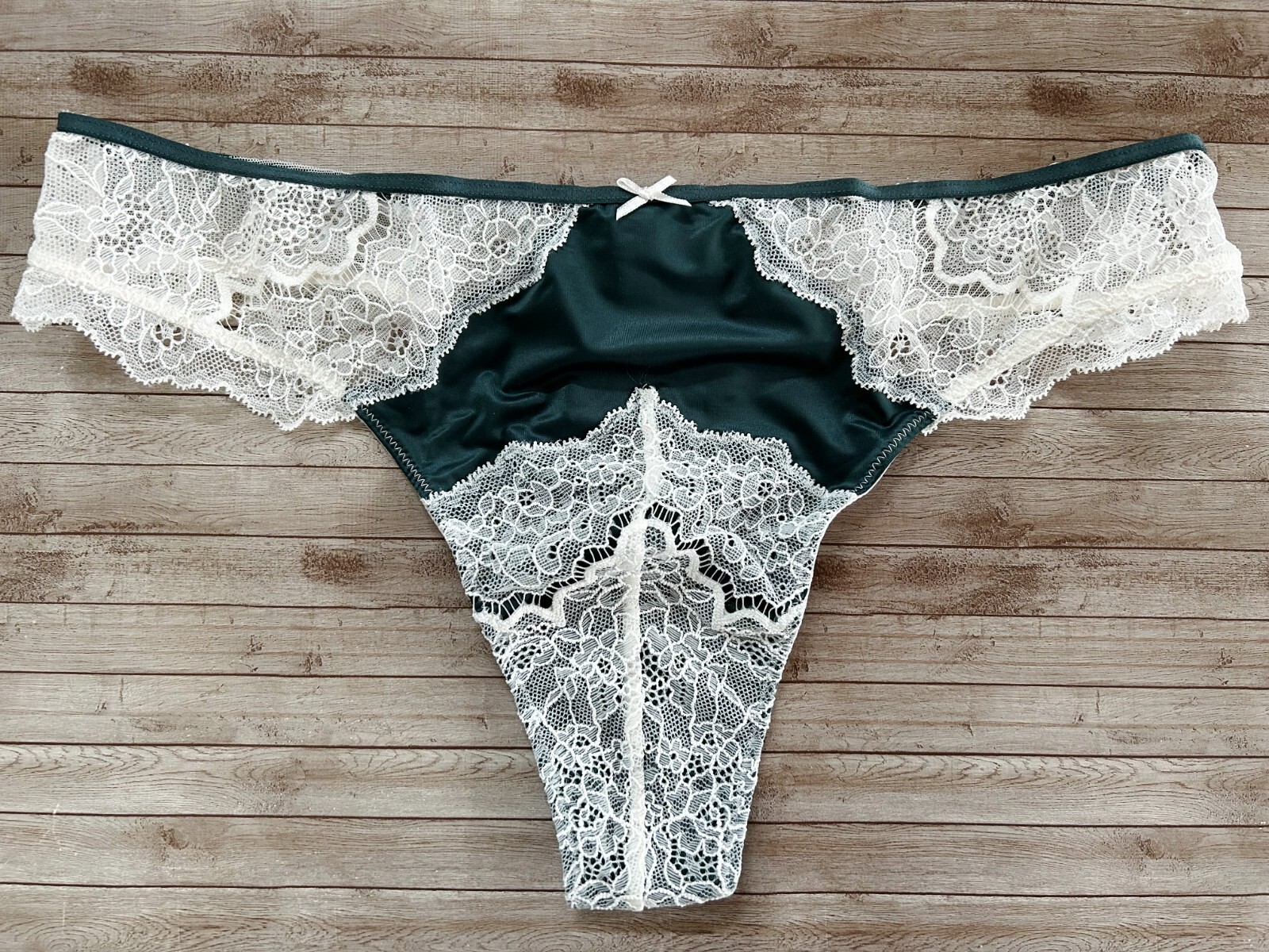 Nwt Victorias Secret Dream Angels Ruffle Lace Thong Panty Green w/ White Lace XL