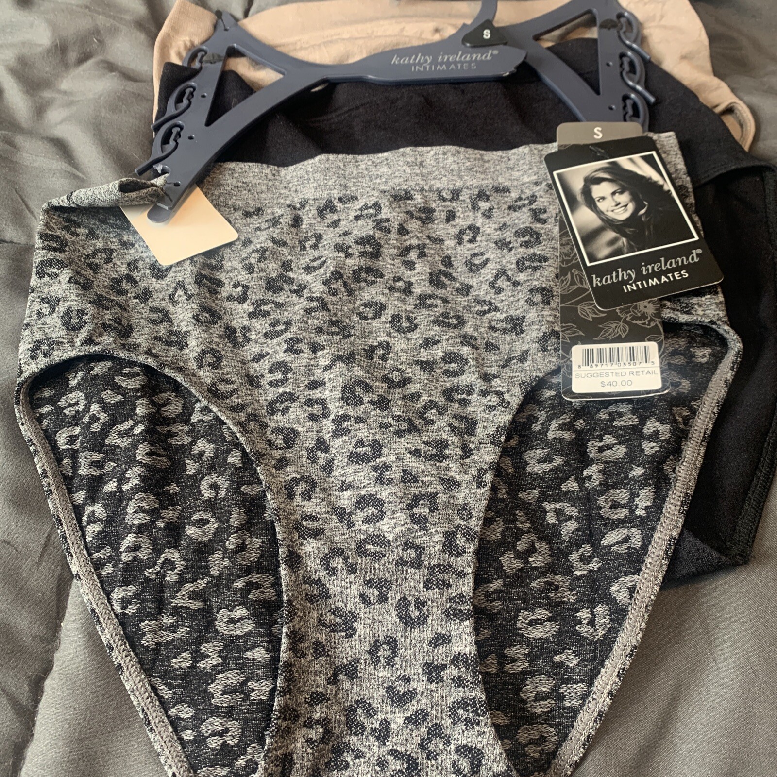 Women’s Underwear 3 Pair Kathy Ireland Seamless Comfort Panties Briefs Small