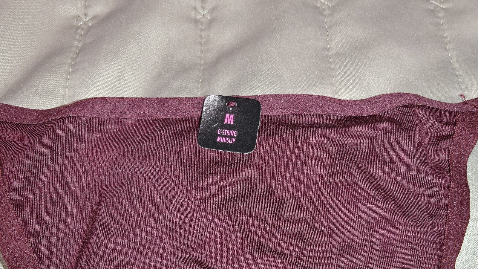 BNWT – LA SENZA Cotton Thong – Size M – Burgundy