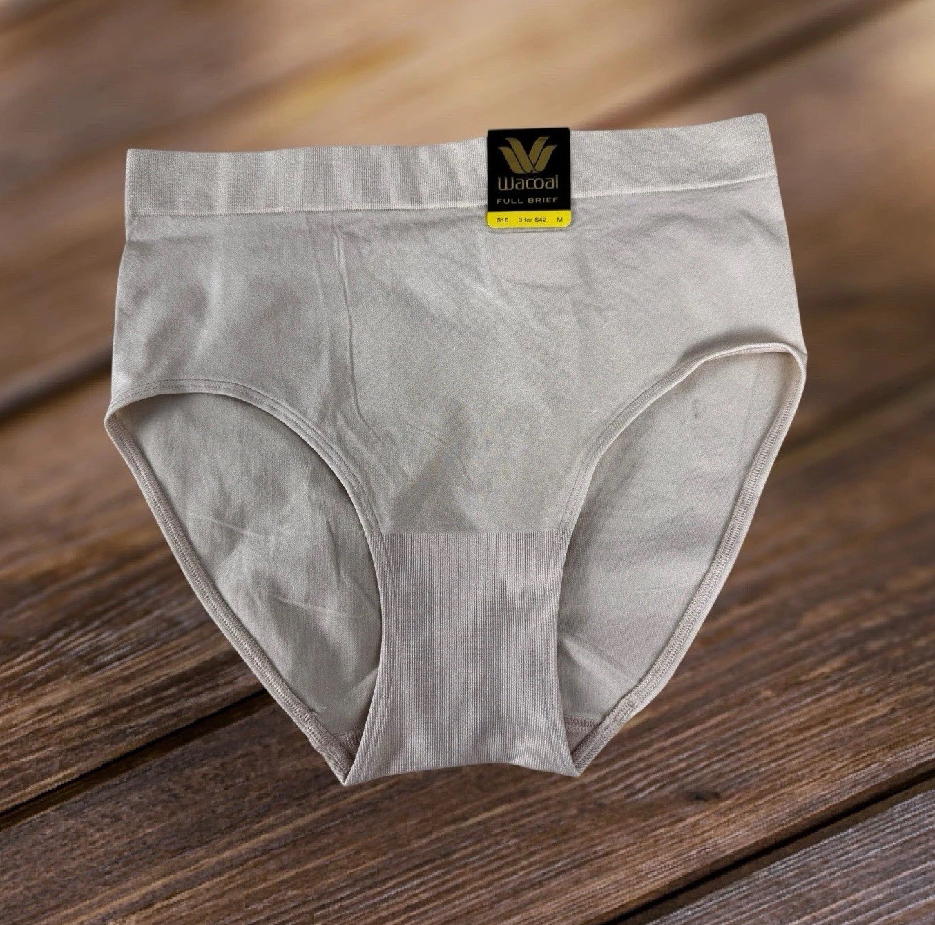 New Wacoal 838175 B-Smooth Full Brief Panties Underwear Beige Size Medium