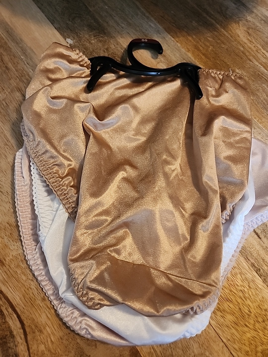 New~VANITY FAIR Radiant 3-Pack Hi-Cut Light Control Panties Sz. S/5 Nude White