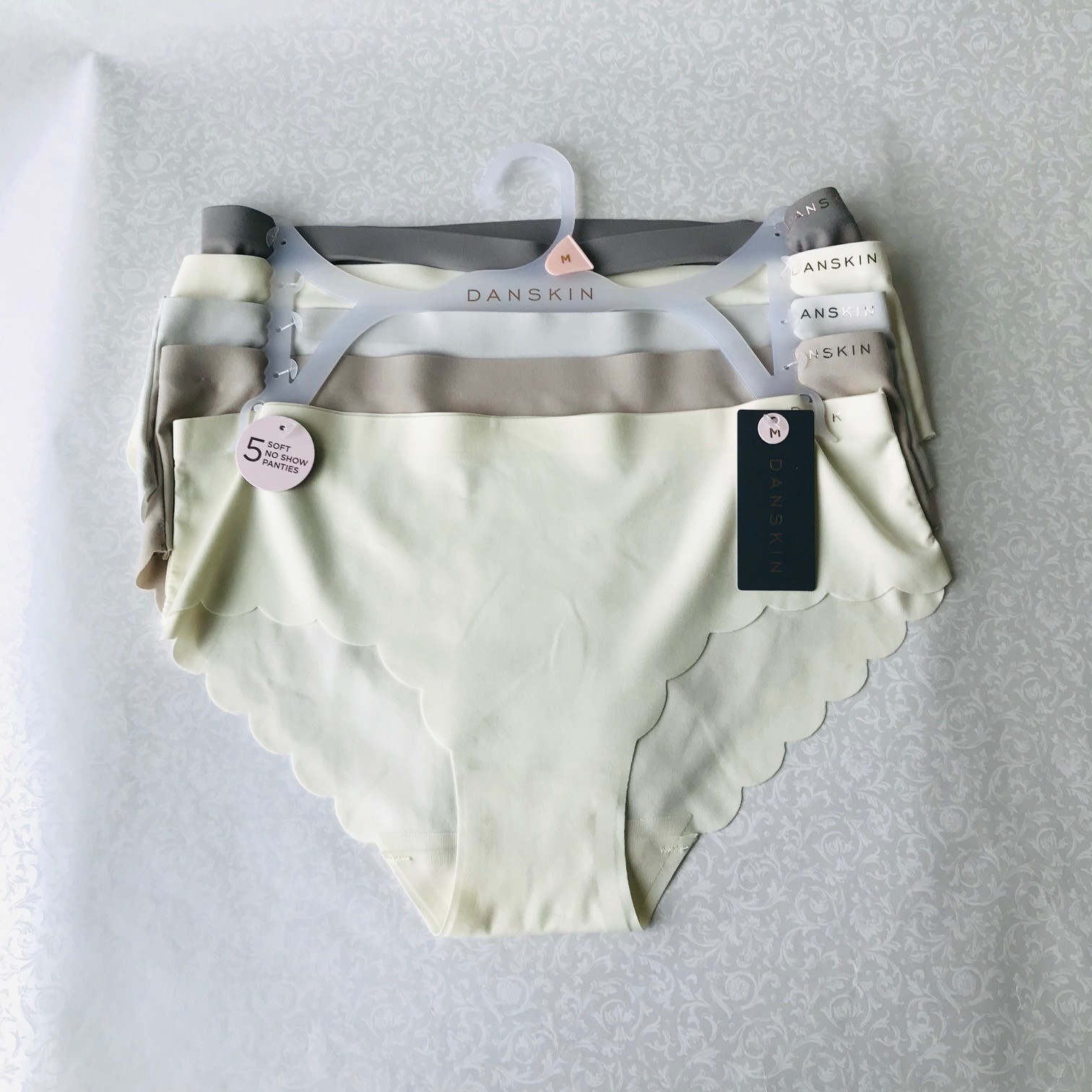 Danskin Intimates Soft No Show Panties 5 set Size : M