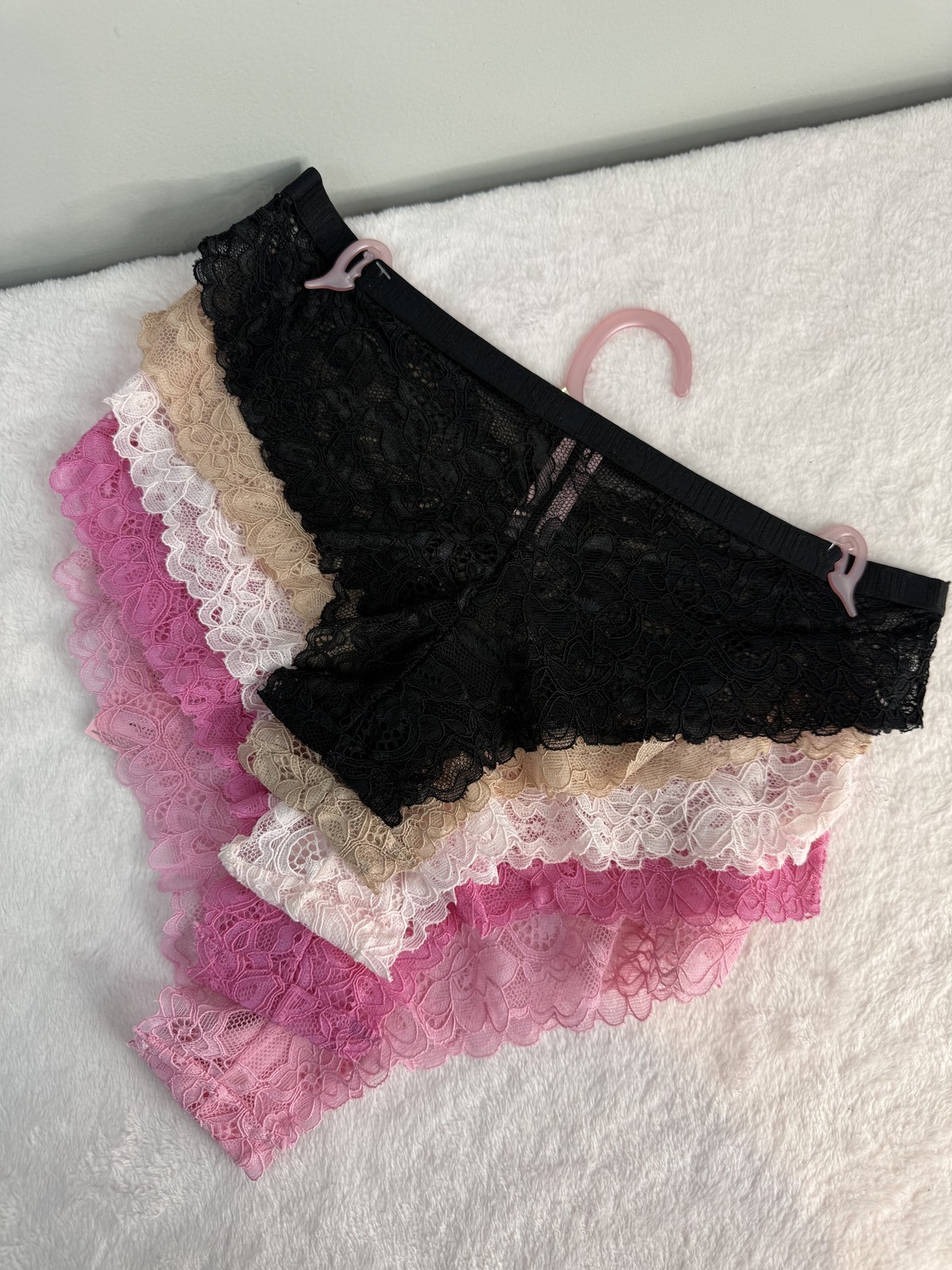 Juicy Couture Intimates 5 Pack Lace Cheeky Panties Size S Black Pink Nude NWT