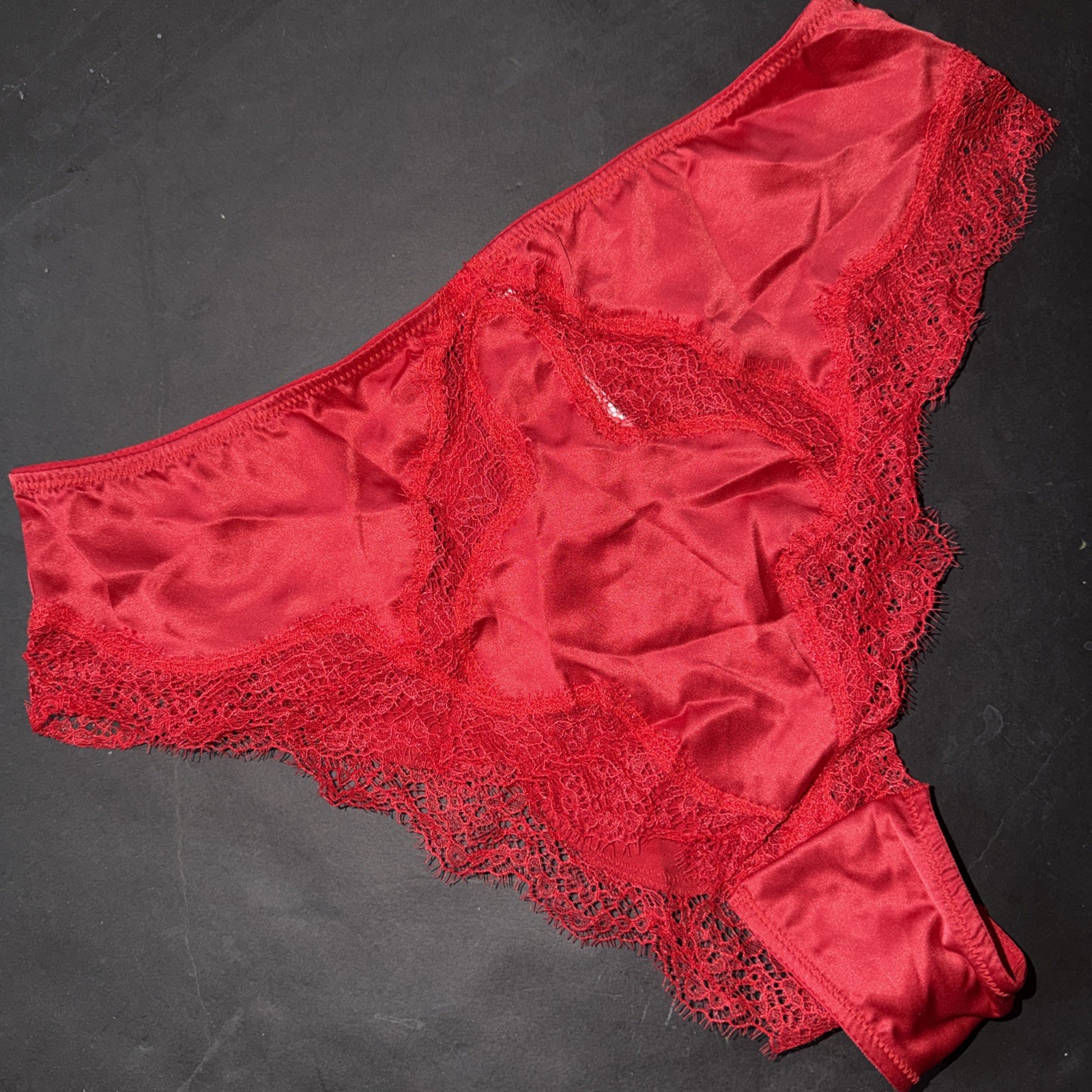 NWT Victoria’s Secret M PANTY BRAZILIAN SLIP satin RED LACE DREAM ANGELS