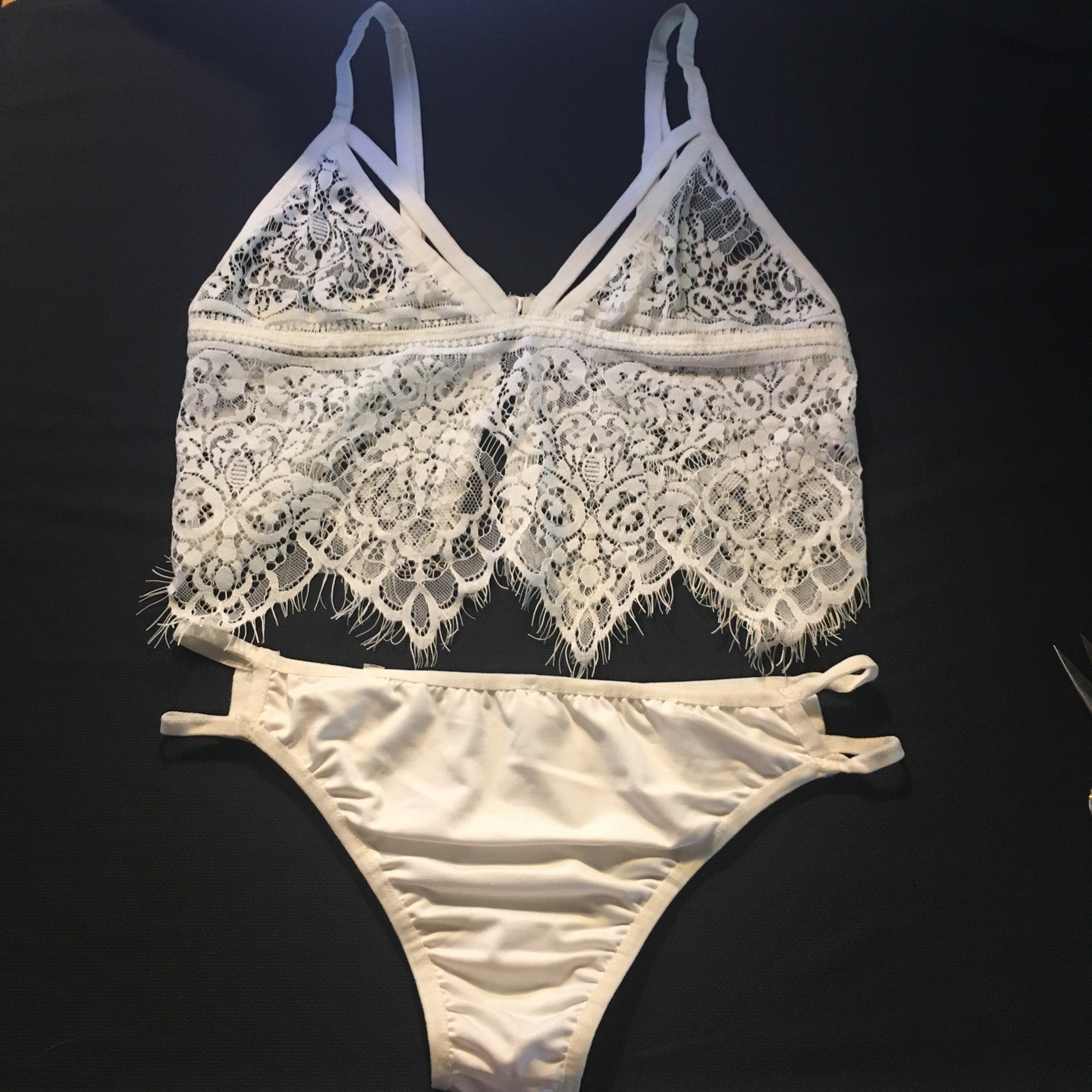 Ladies 2 Pc Sexy Teddy And Panties Sz. Med. Off White Lace And Spandex.