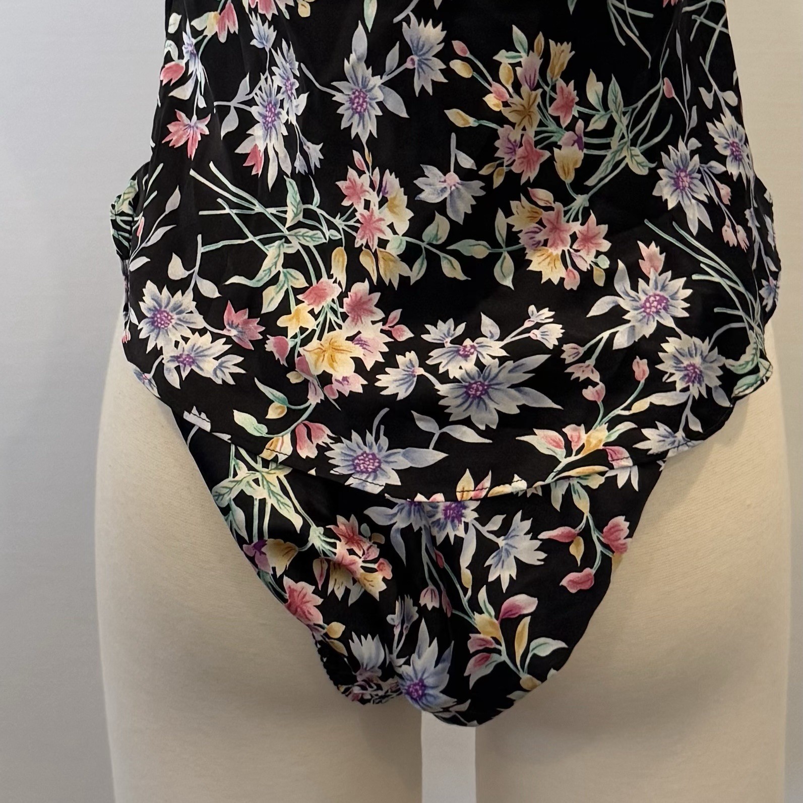 90s Victoria’s Secret Silk 2Pc Matching Set Camisole Bikini Panties Vintage NWT