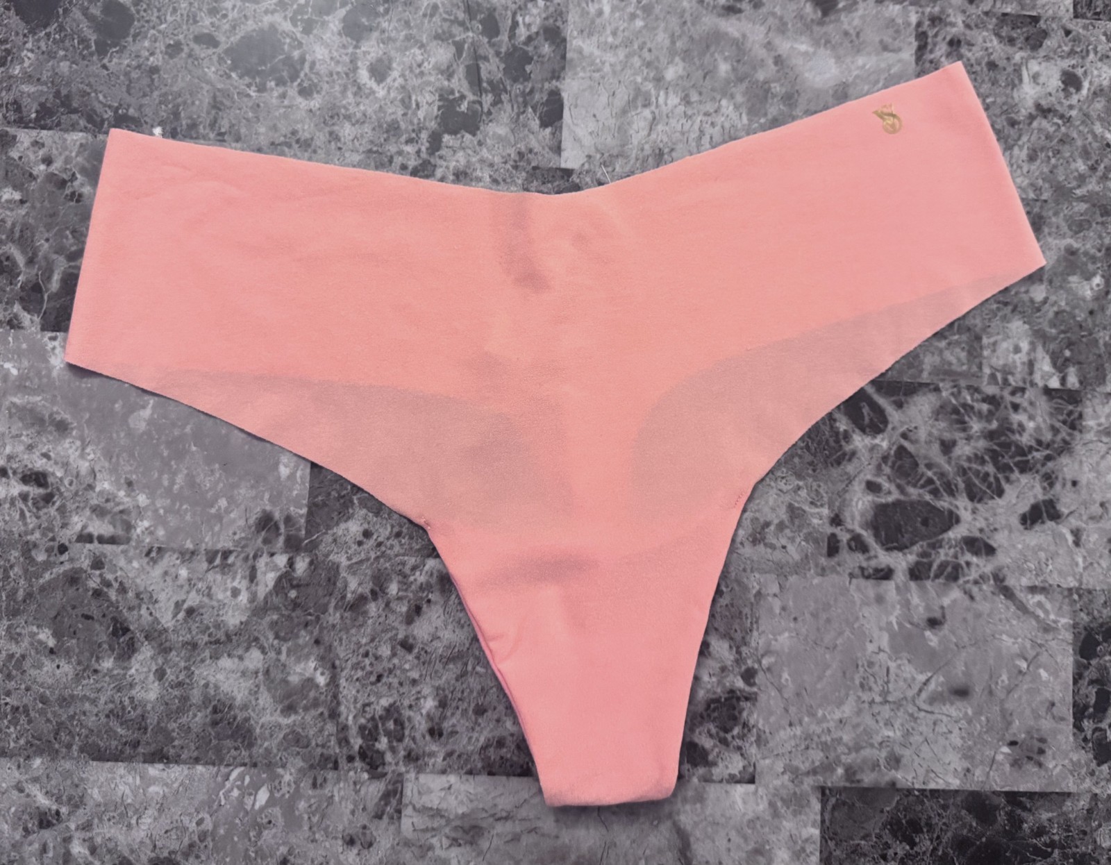 NWT VICTORIA’S SECRET XL PINK GOLD LOGO RAW EDGE NO SHOW THONG PANTIES