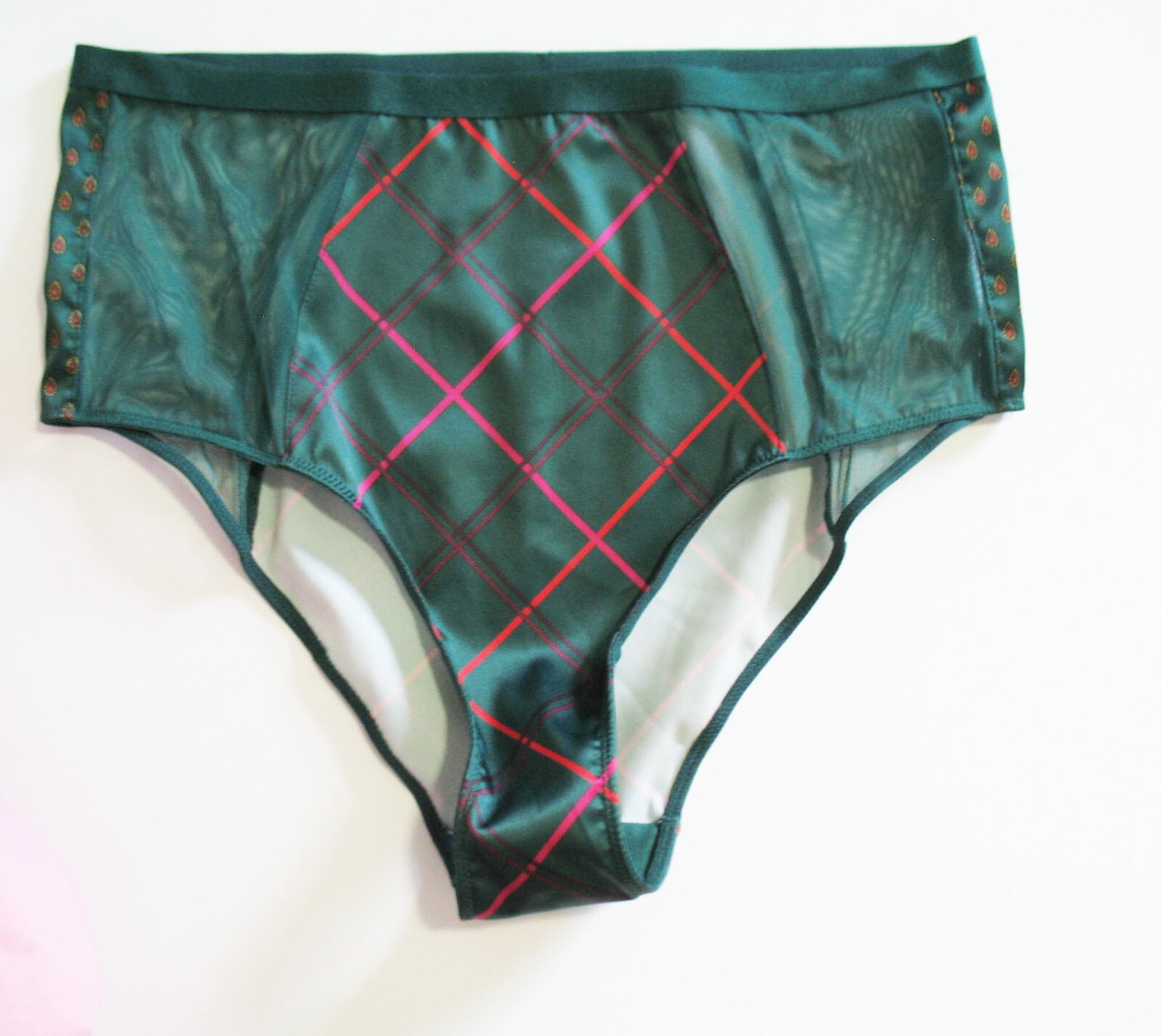 Victoria’s Secret Mid Rise Cheeky Panty Underwear Green Plaid Sz XS – NWT