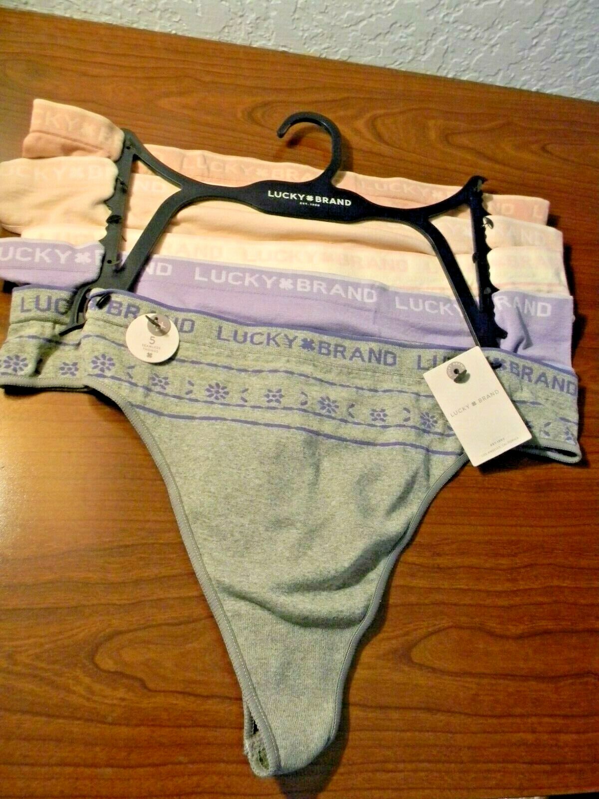 Lucky Brand, 5 Pack Seamless Thongs ( 2X) Grey & Pink Floral , Lilac, Pink, Rose