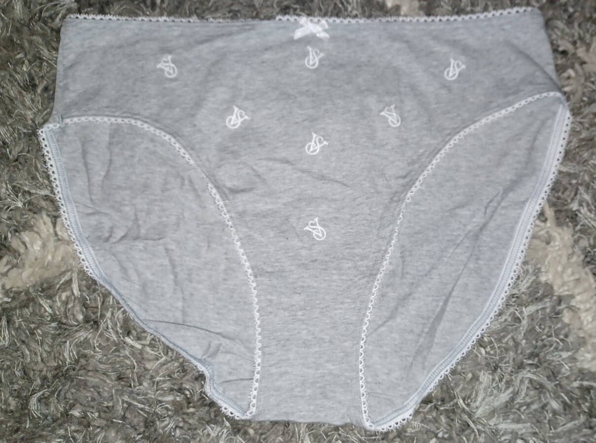 NeW Vs high leg embroidered brief Panty Size medium grey logo