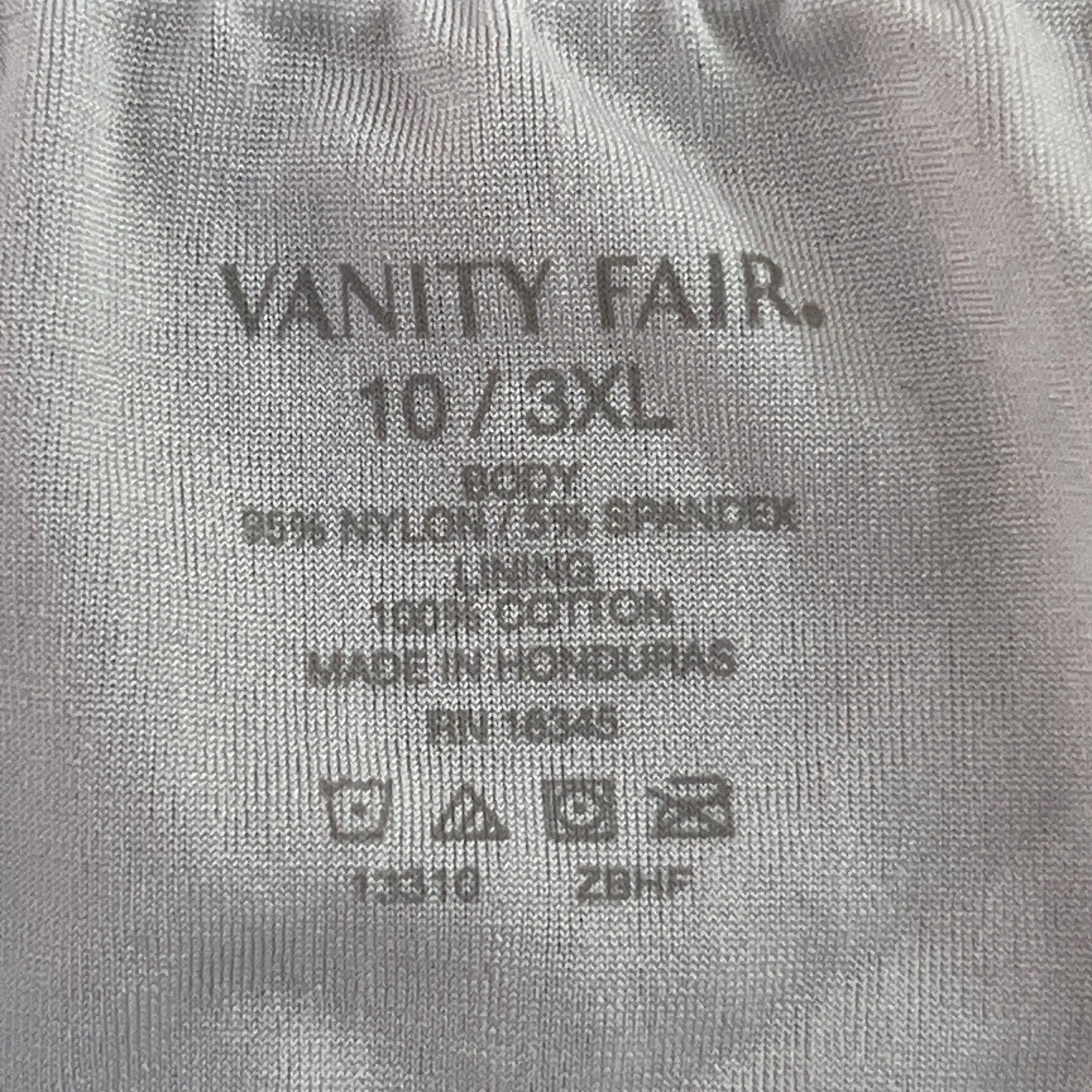 Vanity Fair Womens 10/3XL White Ravissant Nylon Stretch Brief Panties 2 Pack New