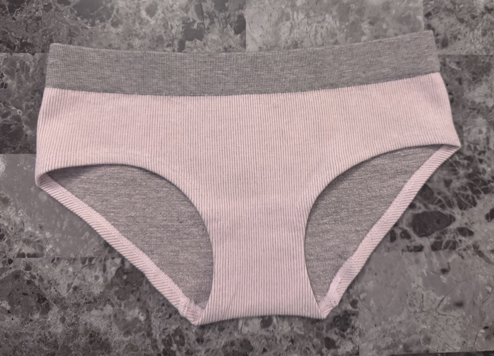 NWT VICTORIA’S SECRET SMALL PINK GRAY RIBBED RARE SEAMLESS HIPHUGGER PANTIES