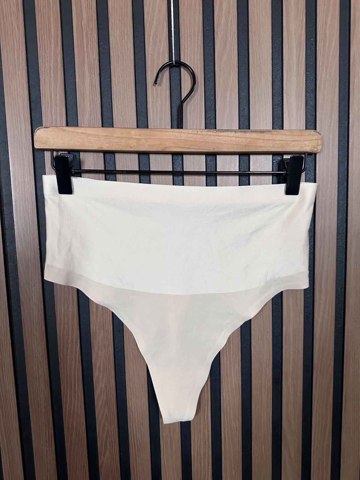 New Victoria’s Secret Panties Large Ivory Body High Rise Soothing Shimmer Thong