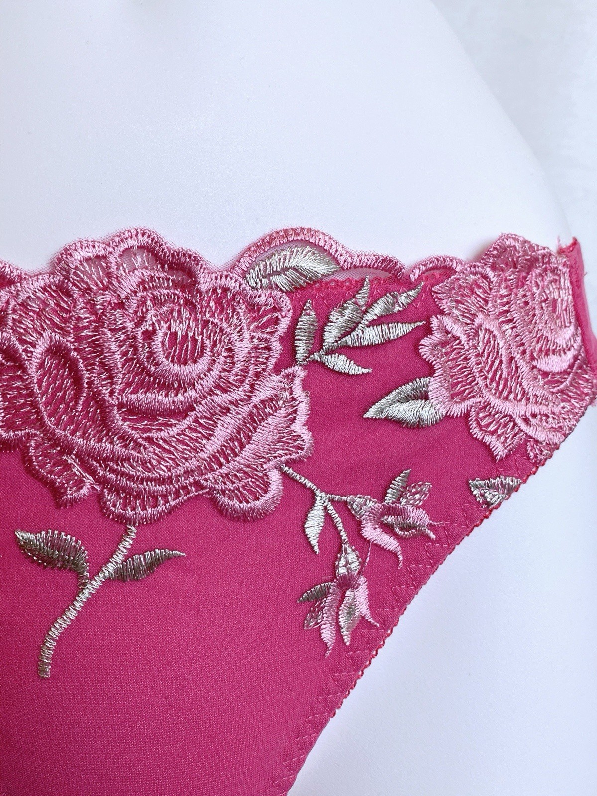 Set Of 5 Pairs US-S Japanese Brand Gorgeous Floral Embroidery String Thongs Set
