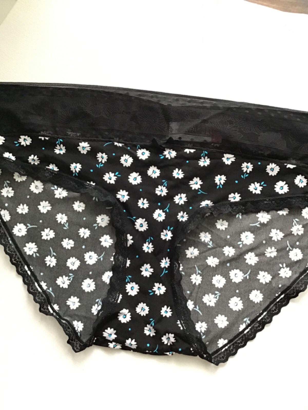NEW No Boundaries XXXL (21) Bikini Panty 3XL Black White Flowers Lace Panties