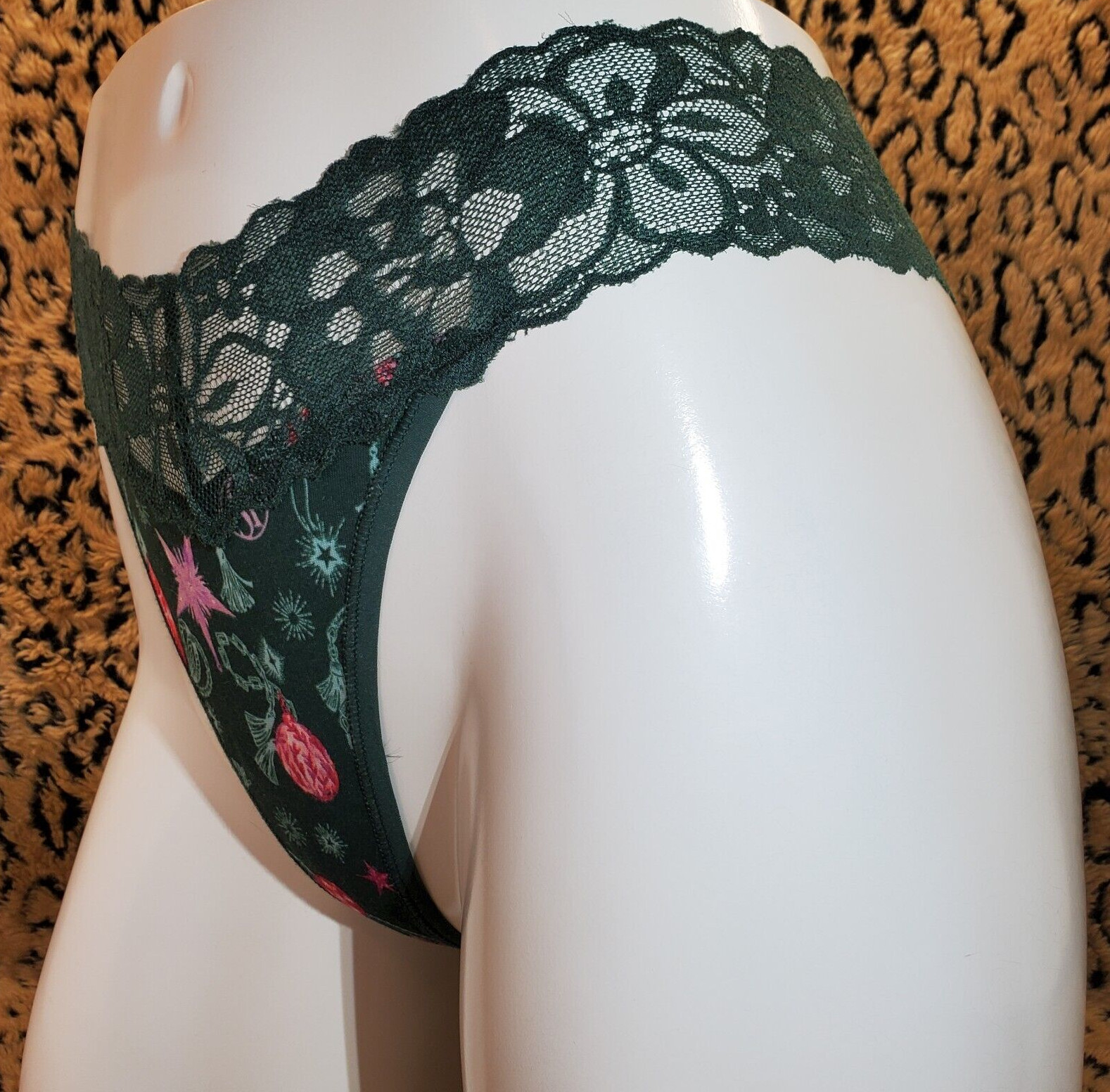 Victoria’s Secret Dark Green Jewels & Bling Floral Lace Thong Panty L NWT Sexy