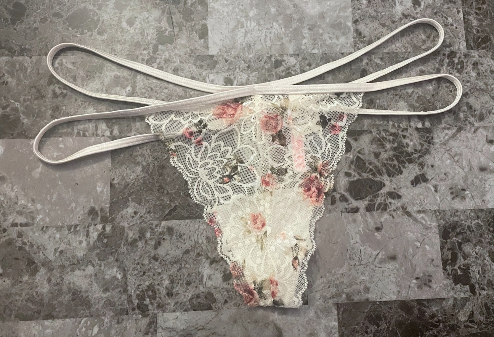 NWT VICTORIA’S SECRET PINK L ROSE FLORAL LACE DOUBLE STRAPPY RARE THONG PANTIES