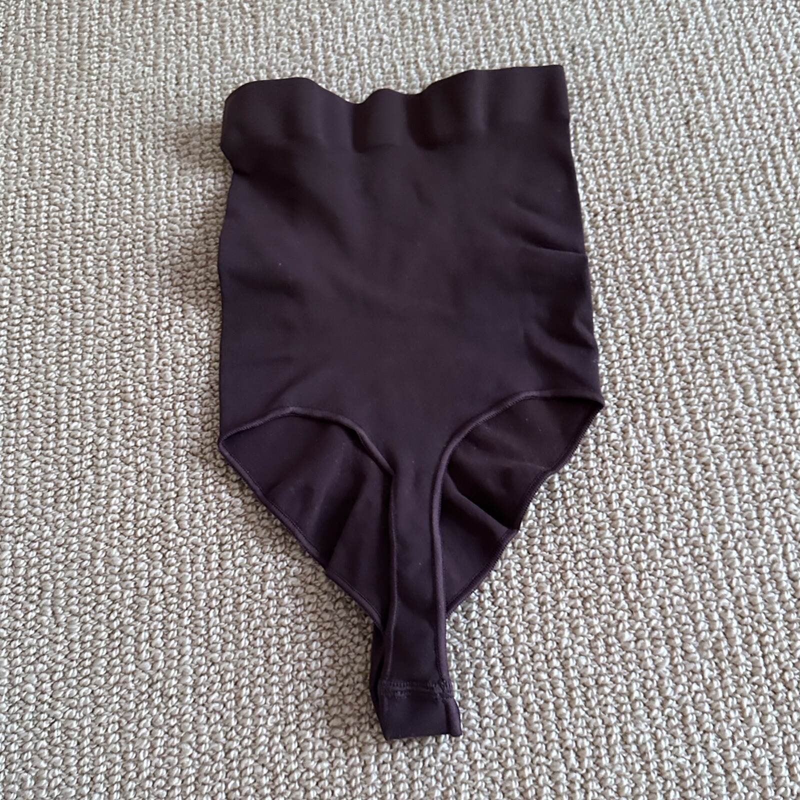 Skims Sculpting Mid Waist Thong Shapewear, Size XXS/XS New