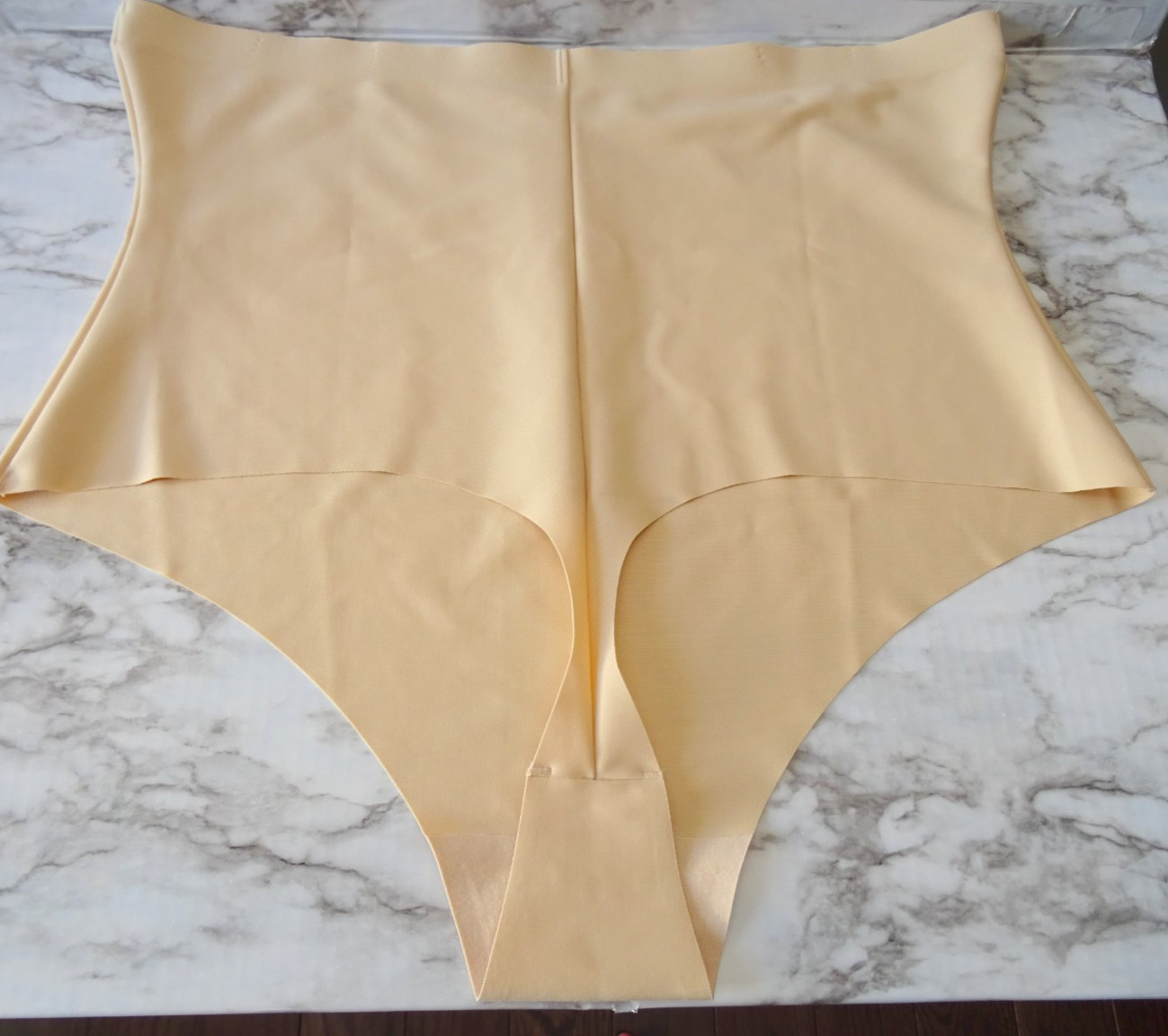 Skims Mid-Waisted Mid-Thigh Shaping Thong 1-Pack Plus US Size 4X