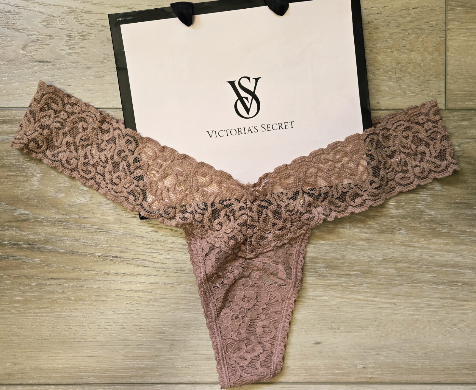 NWT Vintage Victoria’s Secret Sexy Little Things Sheer Lace Thong Panties O/S