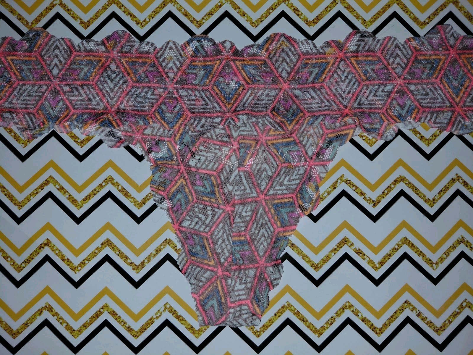 VS PINK Older Style All lace Thong Panty NEW SIZE Large Aztec
