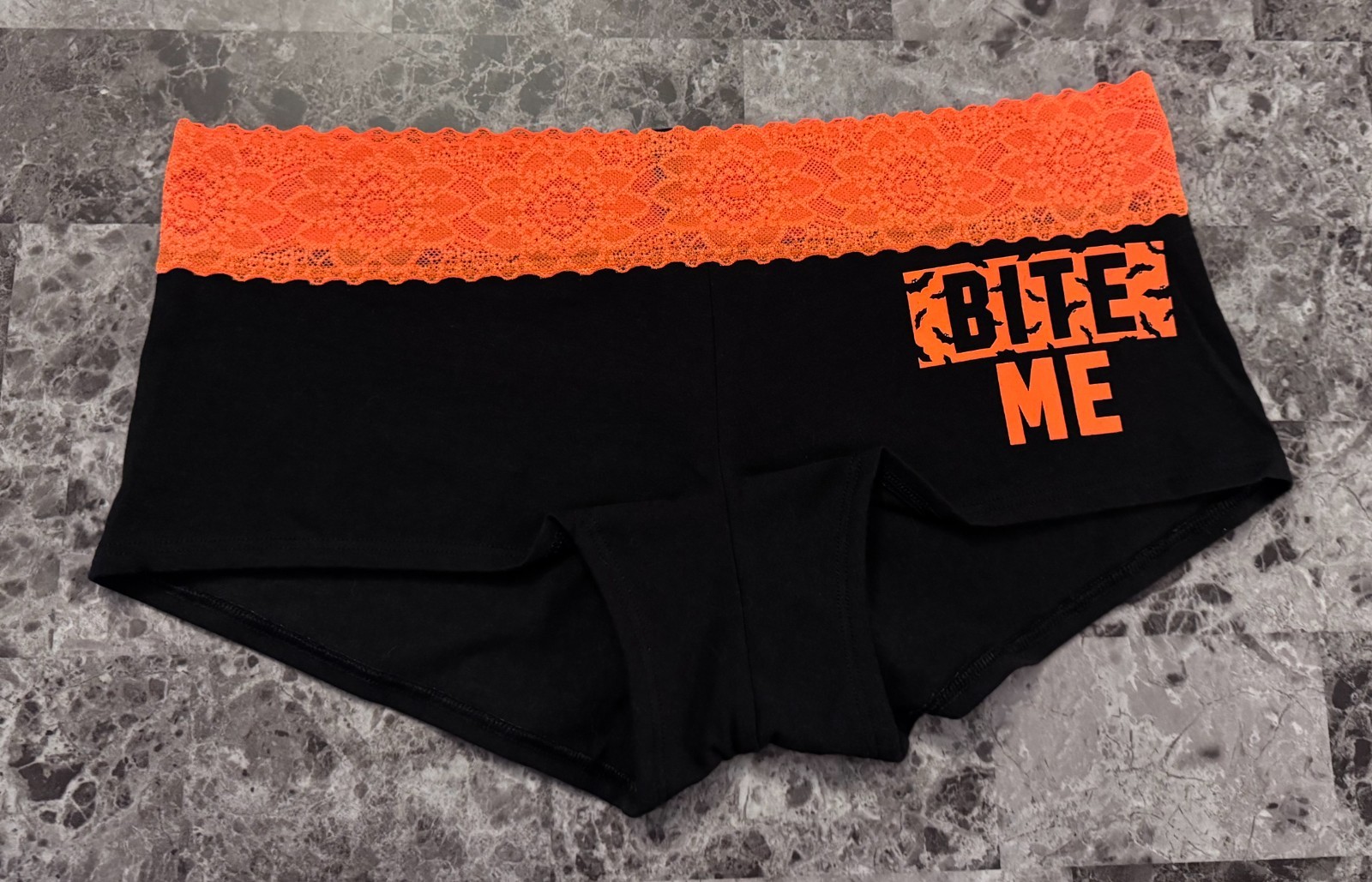 NWT VICTORIA’S SECRET PINK LARGE ORANGE BITE ME HALLOWEEN RARE BOYSHORT PANTIES