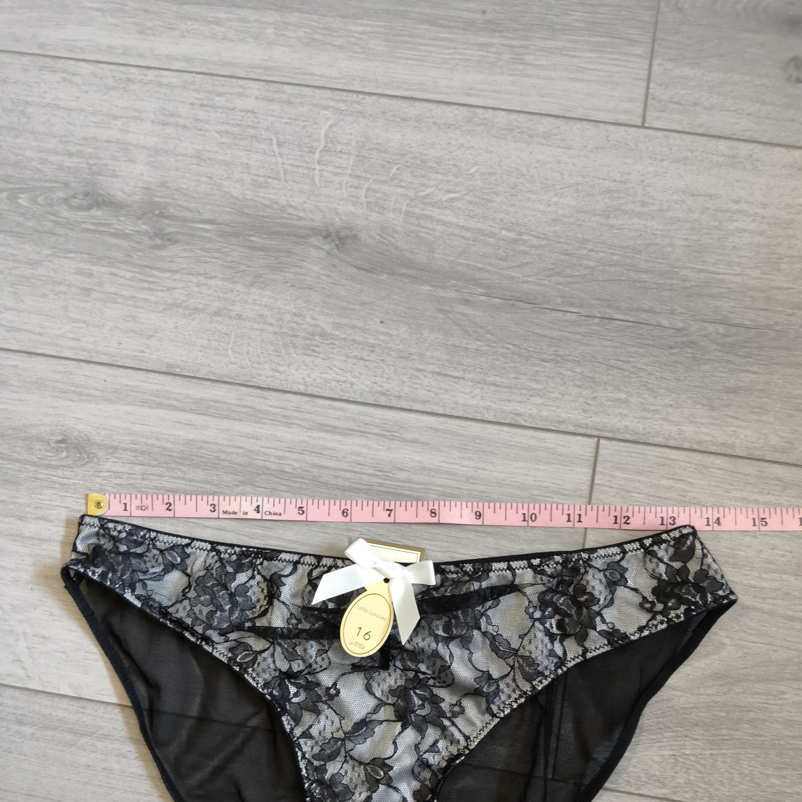 BNWT Vintage La Senza Black & Ivory Pleat Lace Overlay Briefs Size 16