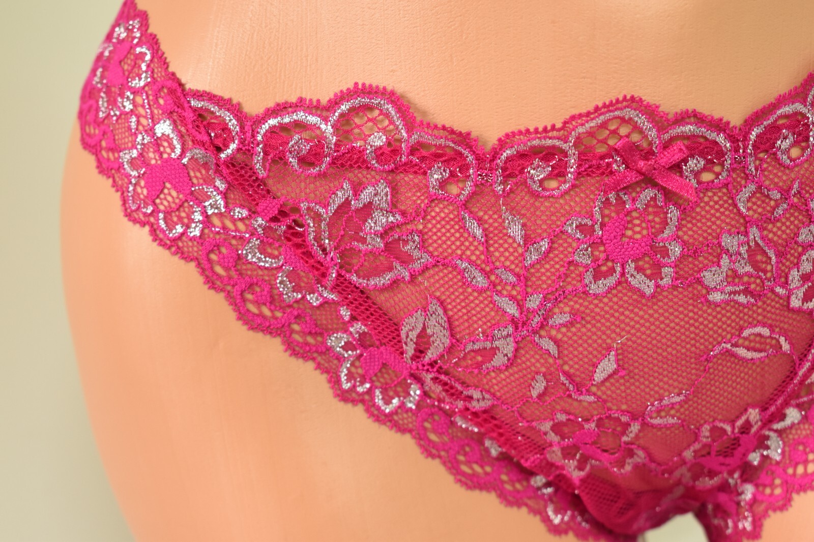 Victoria’s Secret MEDIUM *DREAM ANGELS* ALLURE SHINE LACE THONG *Wicked Rose*