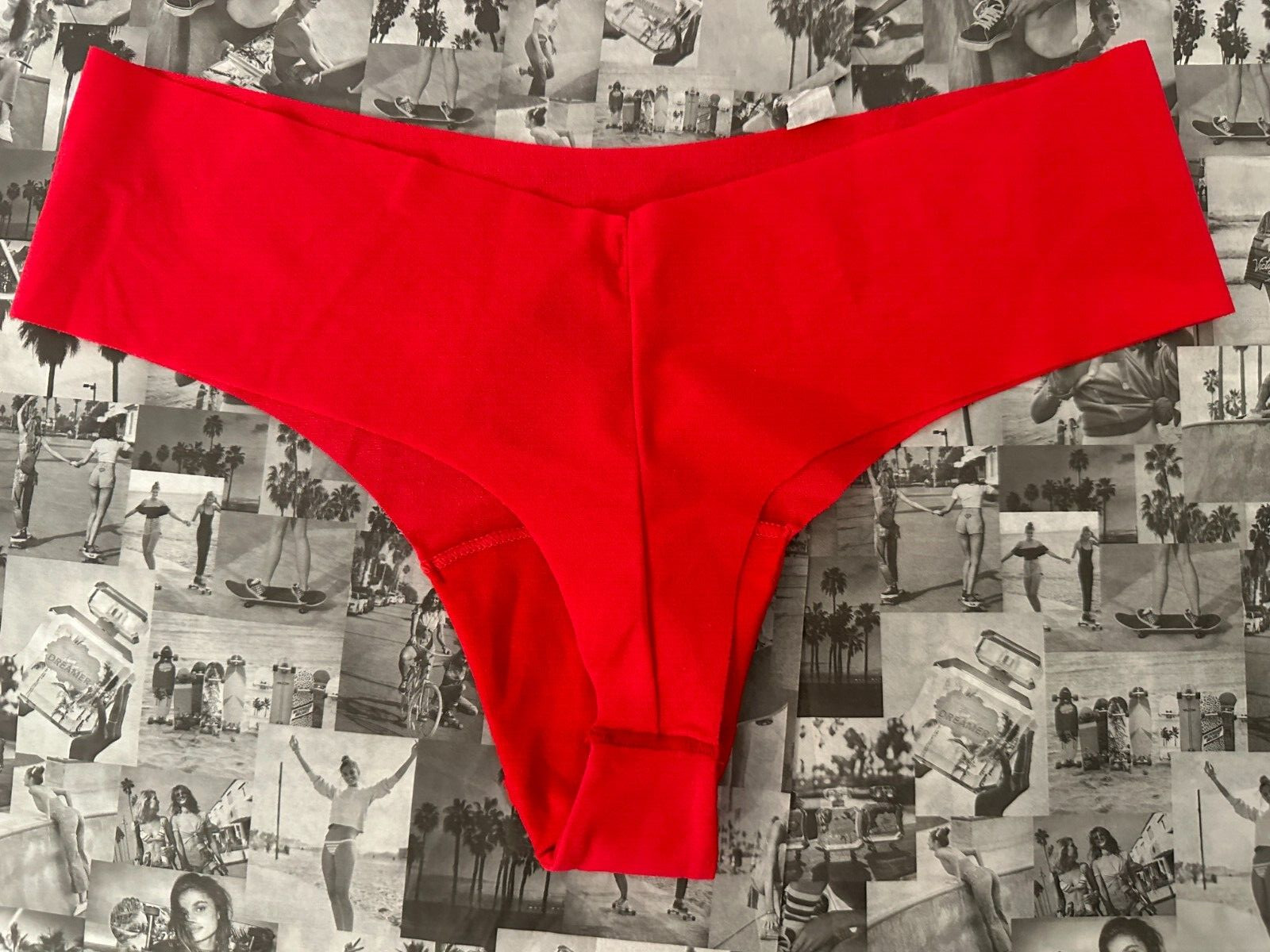 Victoria’s Secret Pink No Show Seamless Red Thong White Dog Logo Pantie Medium