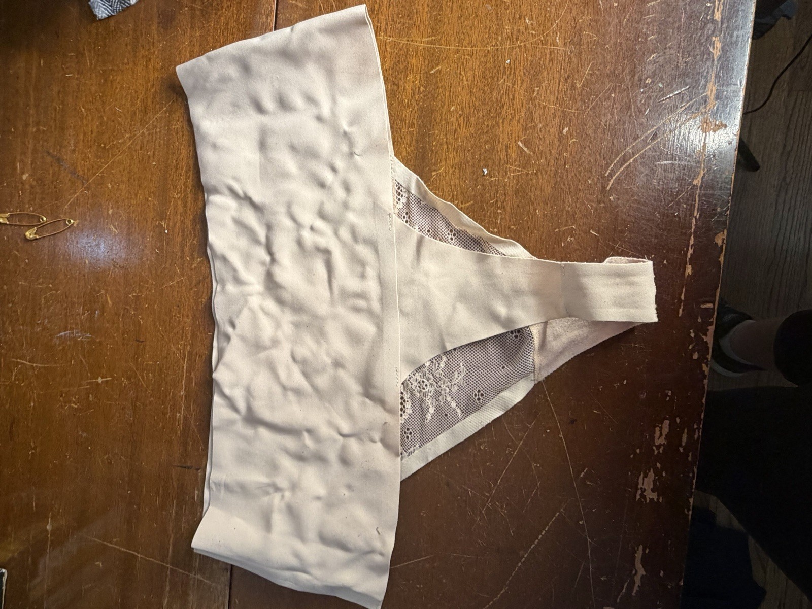 Spanx Undie-Tectable Thong L Nude No VPL Microfiber Smoothing Waistband 277