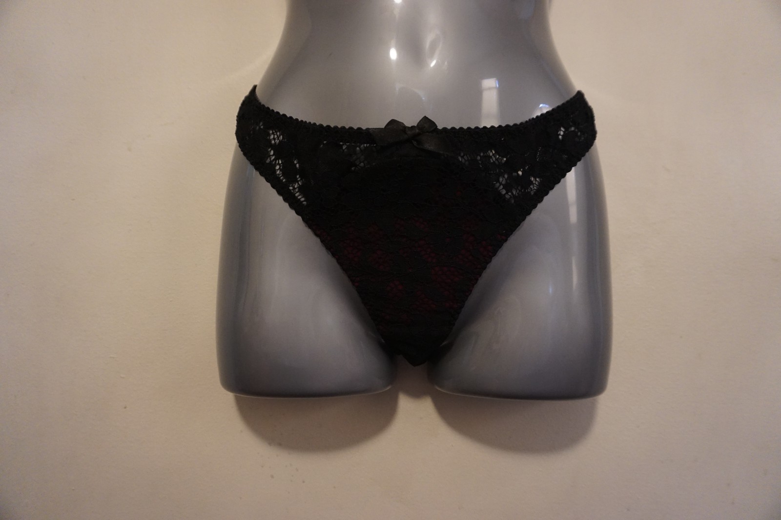 Agent Provocateur Nicolle brief size AP 4 Large black lace with dark cherry NWT