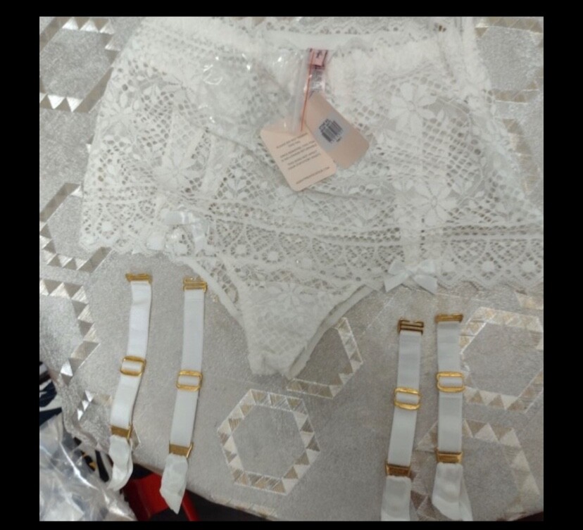 Agent Provocateur White Stone Big Brief Shorts (FR Sz 3) Us size 6