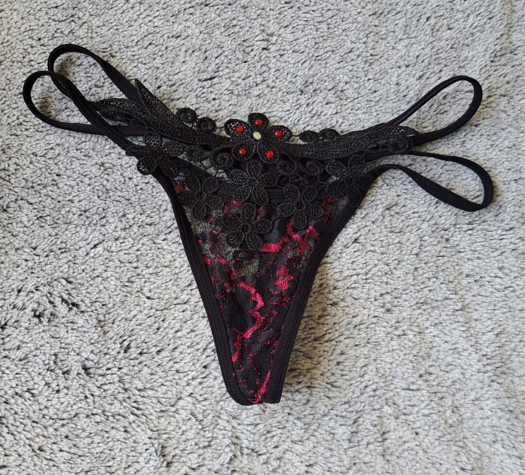 NEW Glamorous Magenta Lace Thong Size 8 Extra Small $4 EXPRESS G-string Lingerie