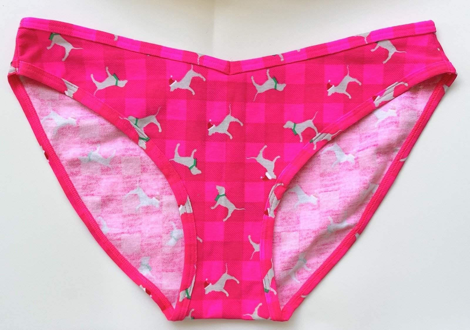 VICTORIA’S SECRET PINK Bikini Panties Dog Christmas Hat & Scarf NEW Medium M