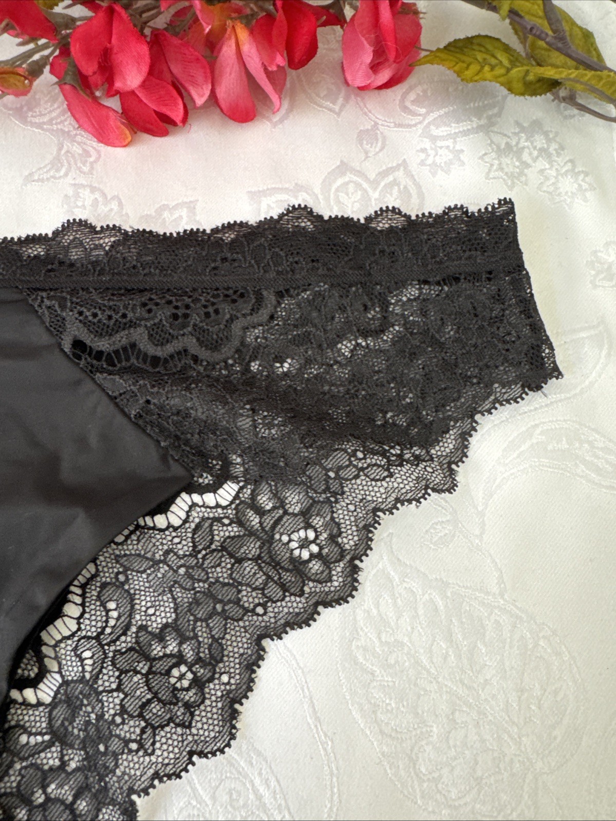 VICTORIA’S SECRET XL DREAM ANGELS BLACK CHEEKINI TANGA LACE SILKY PANTIES NWT