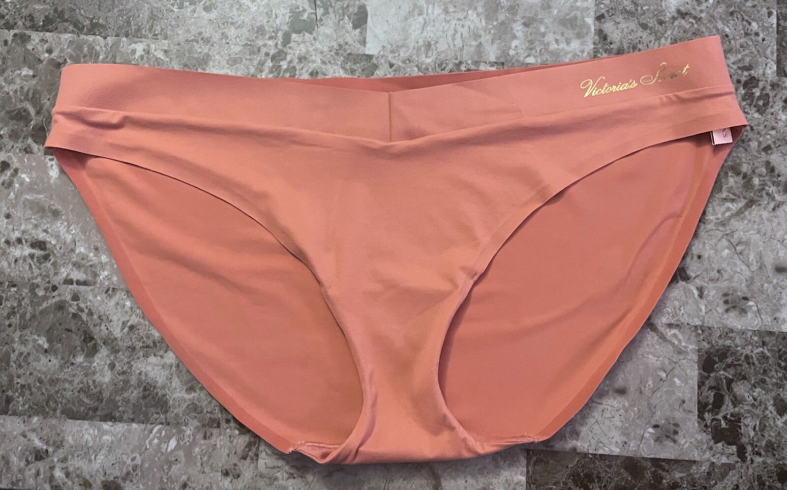 NWT VICTORIA’S SECRET INCREDIBLE LINE XL SOFT GOLD LOGO NO SHOW BIKINI PANTIES