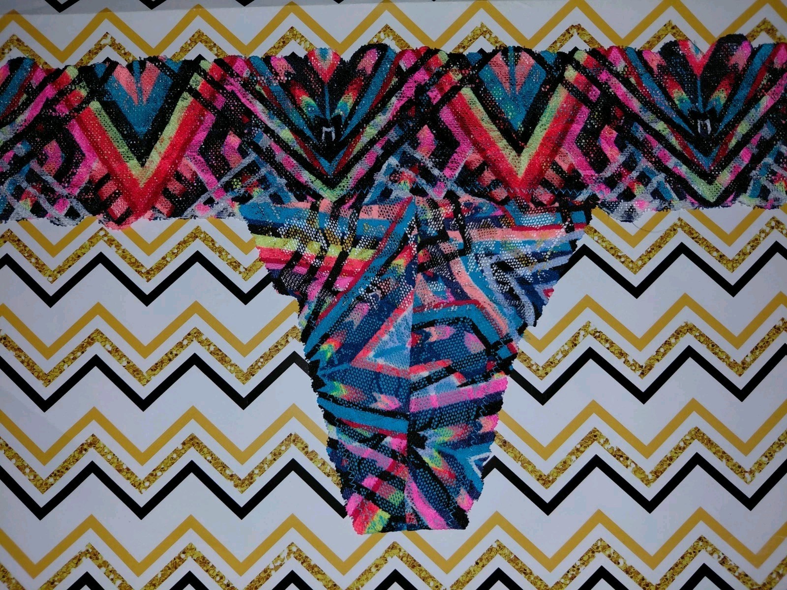 VS PINK Older Style All lace Thong Panty NEW SIZE Large Aztec