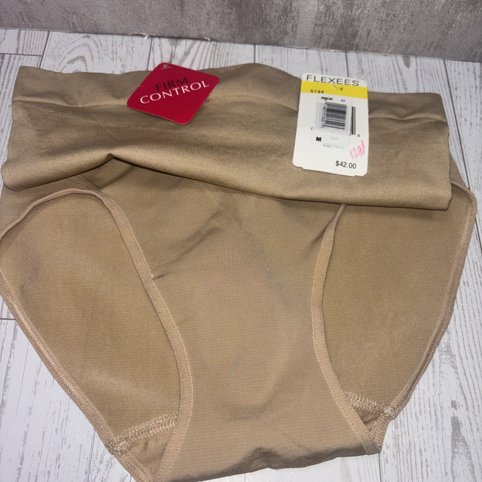 Vtg. Flexees Size Med Maidenform Firm waist control women’s panty NWT Beige