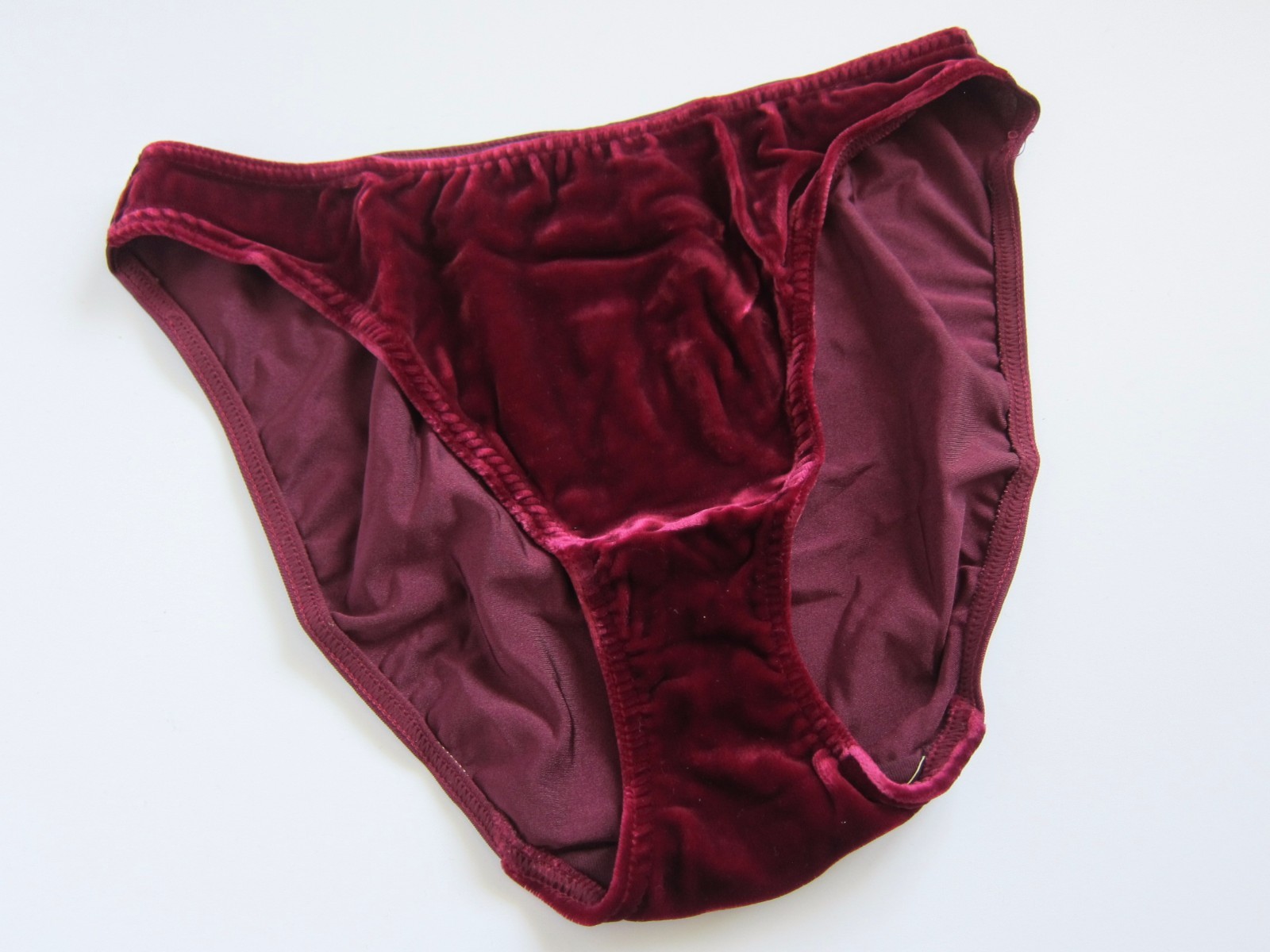 1 NEW TRUE VINTAGE 90s Velvet-Like & Silky Back Bikini Panties SMALL