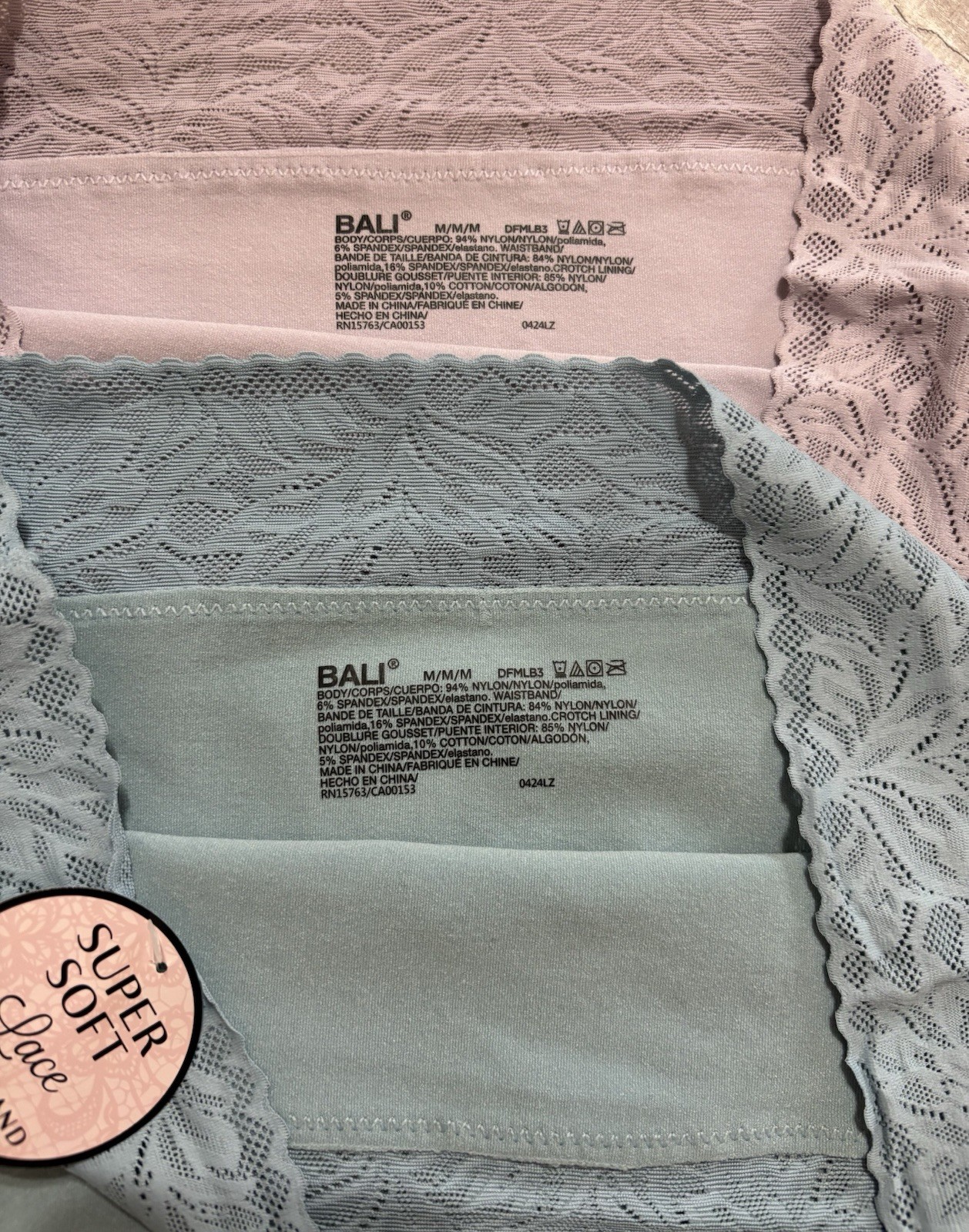 NEW Women’s Bali Medium 2-pack Seamless Lace Trim Brief DFMLB3 Blue & Lavender